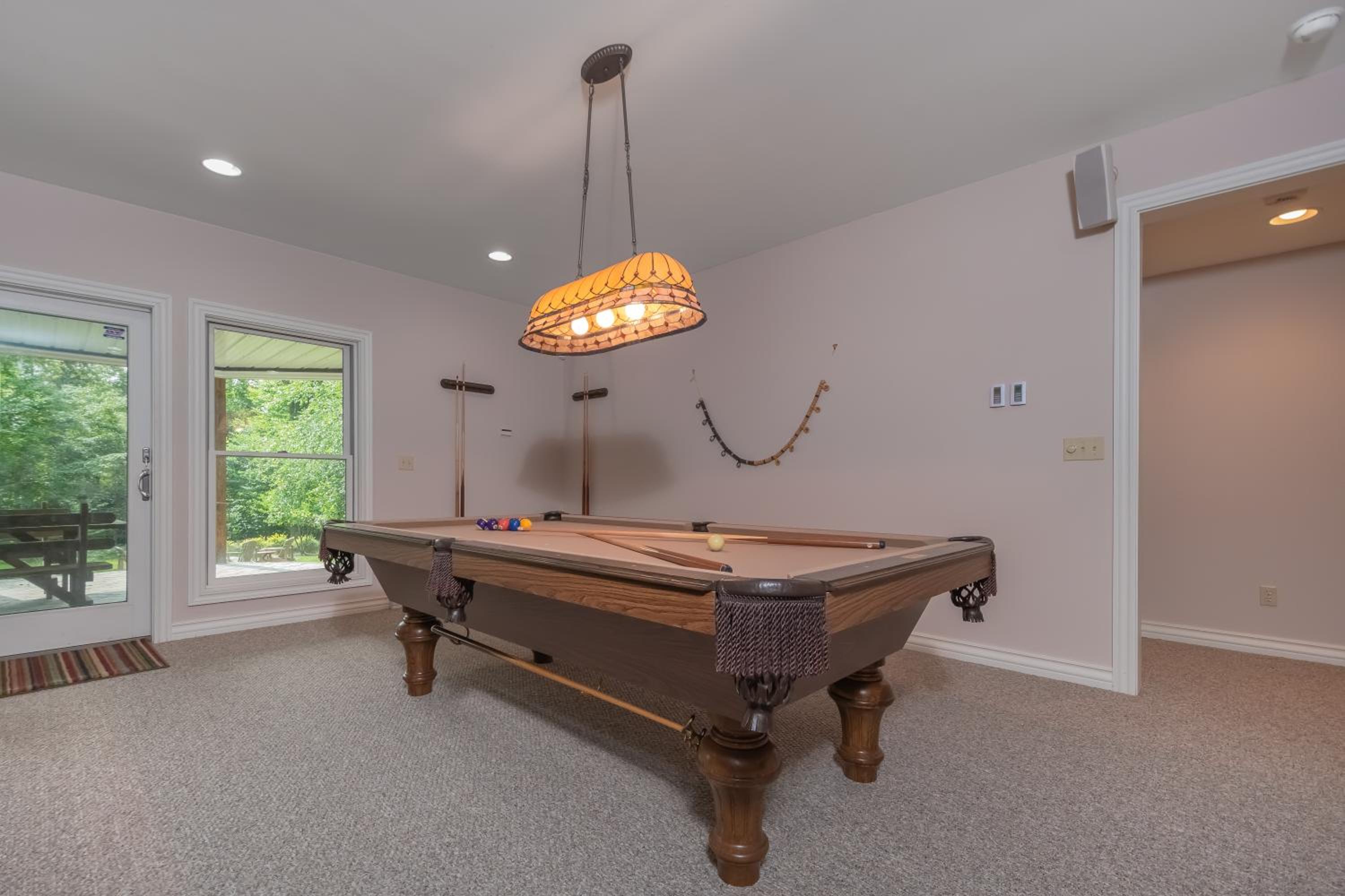 Five-Bedroom House photo 2