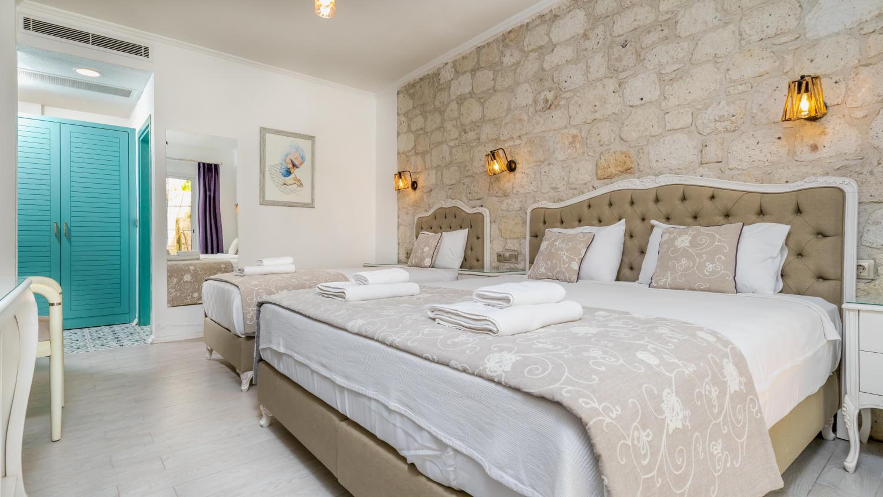 Deluxe Triple Room - Photo 4