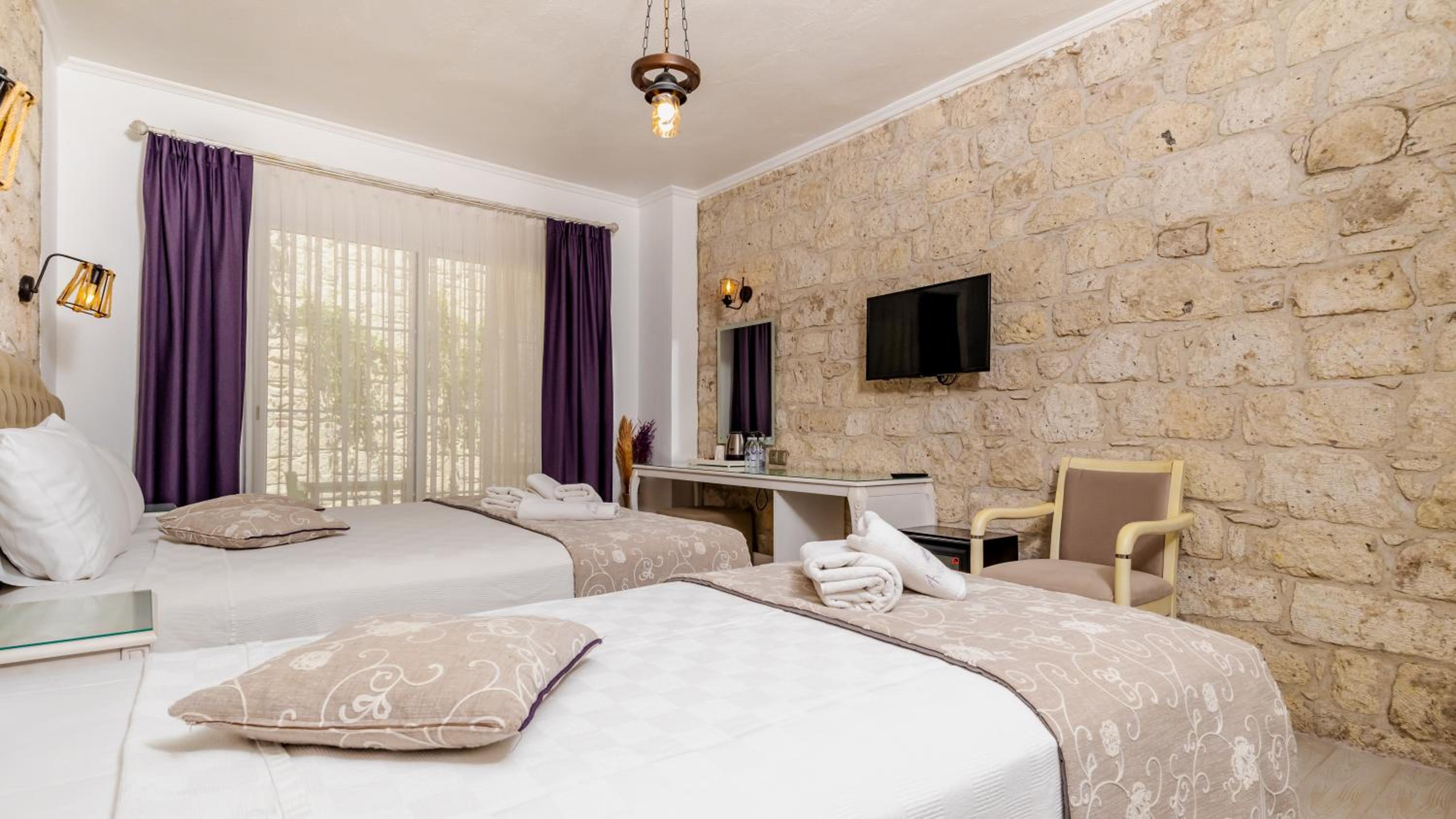 Deluxe Triple Room - Photo 3