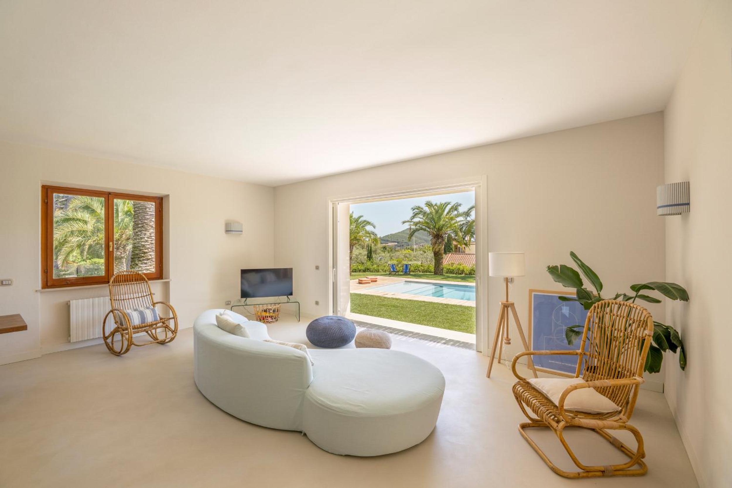 Villa photo 3