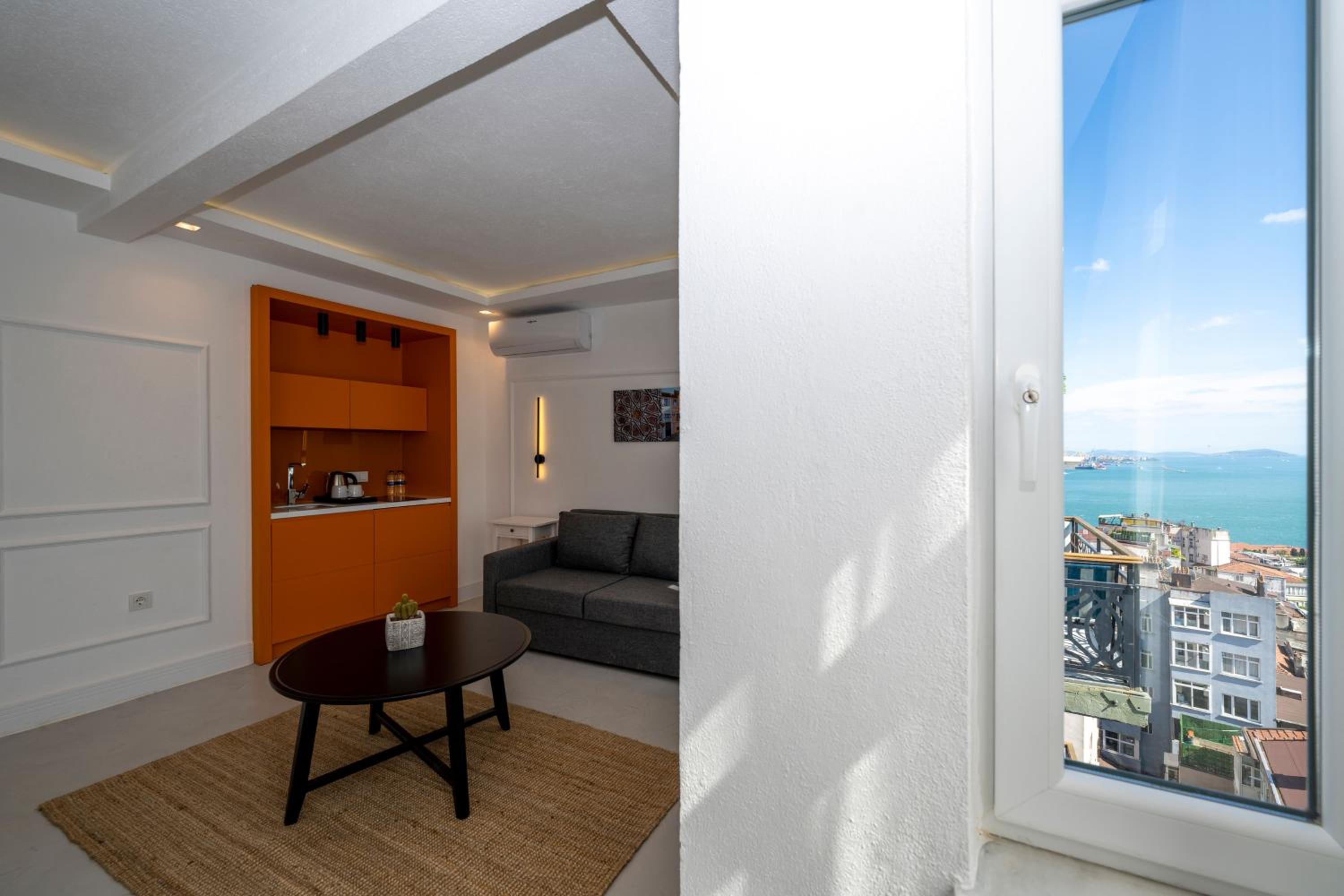 Deluxe Suite photo 1