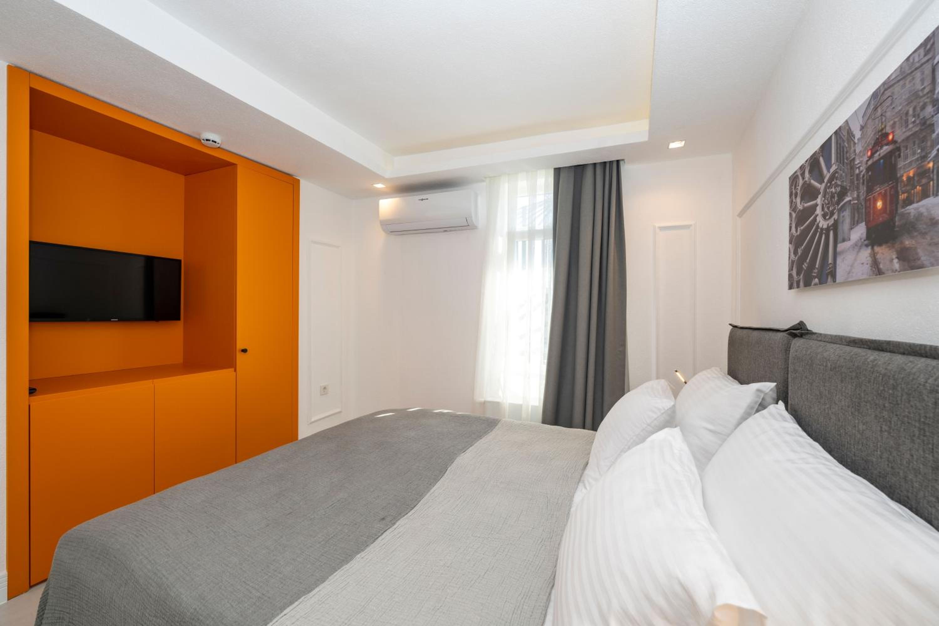 Deluxe Suite photo 3