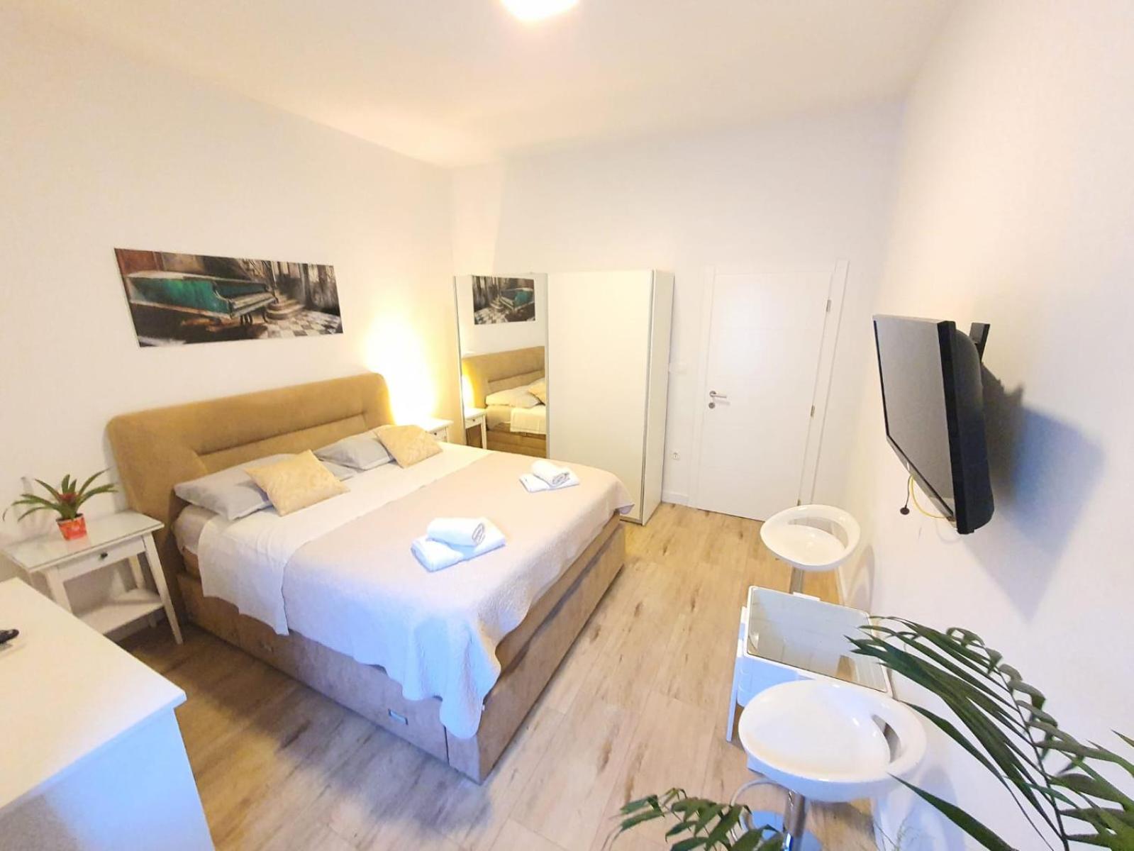 One-Bedroom Apartment with Terrace