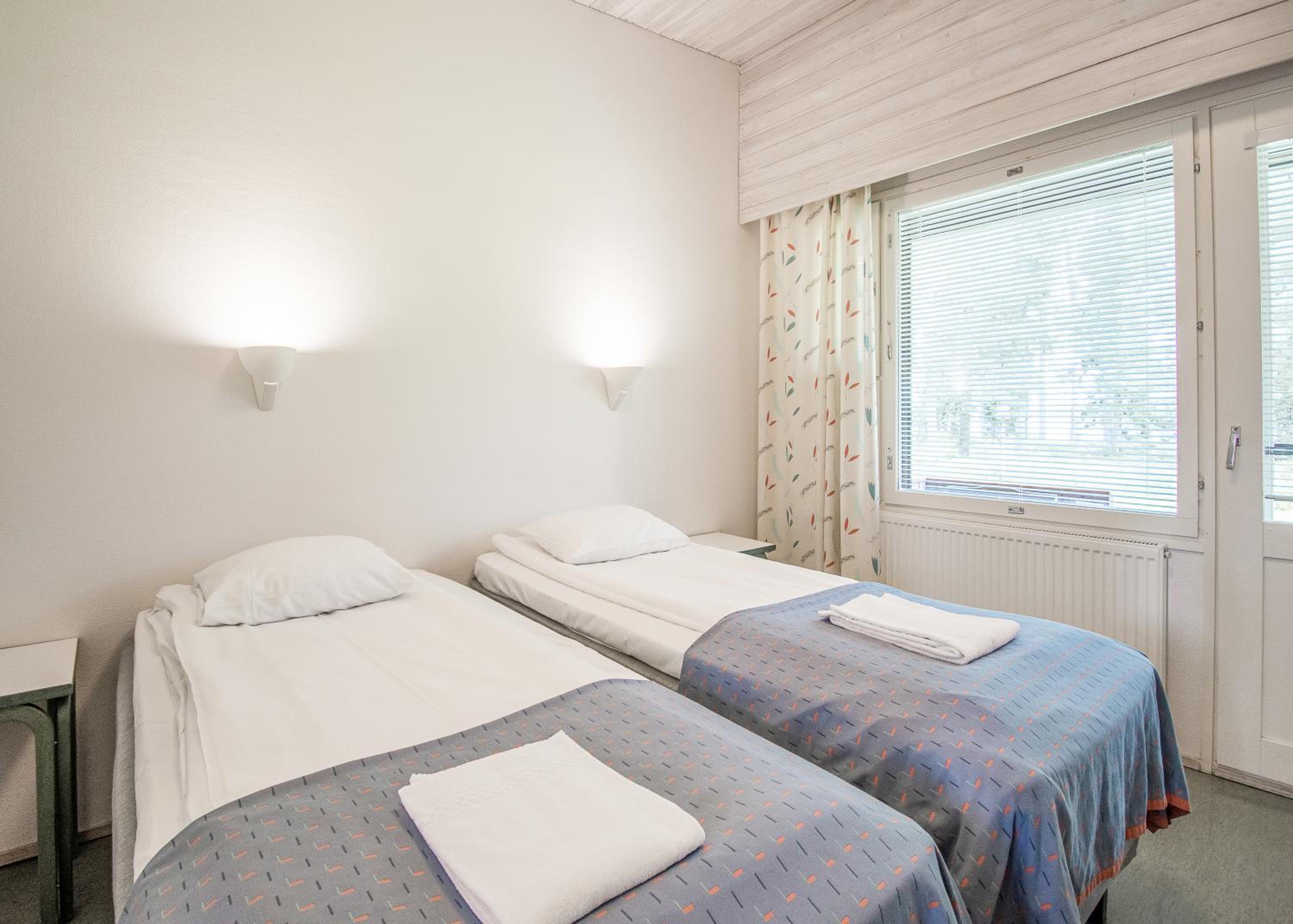 Twin Room - Photo 2