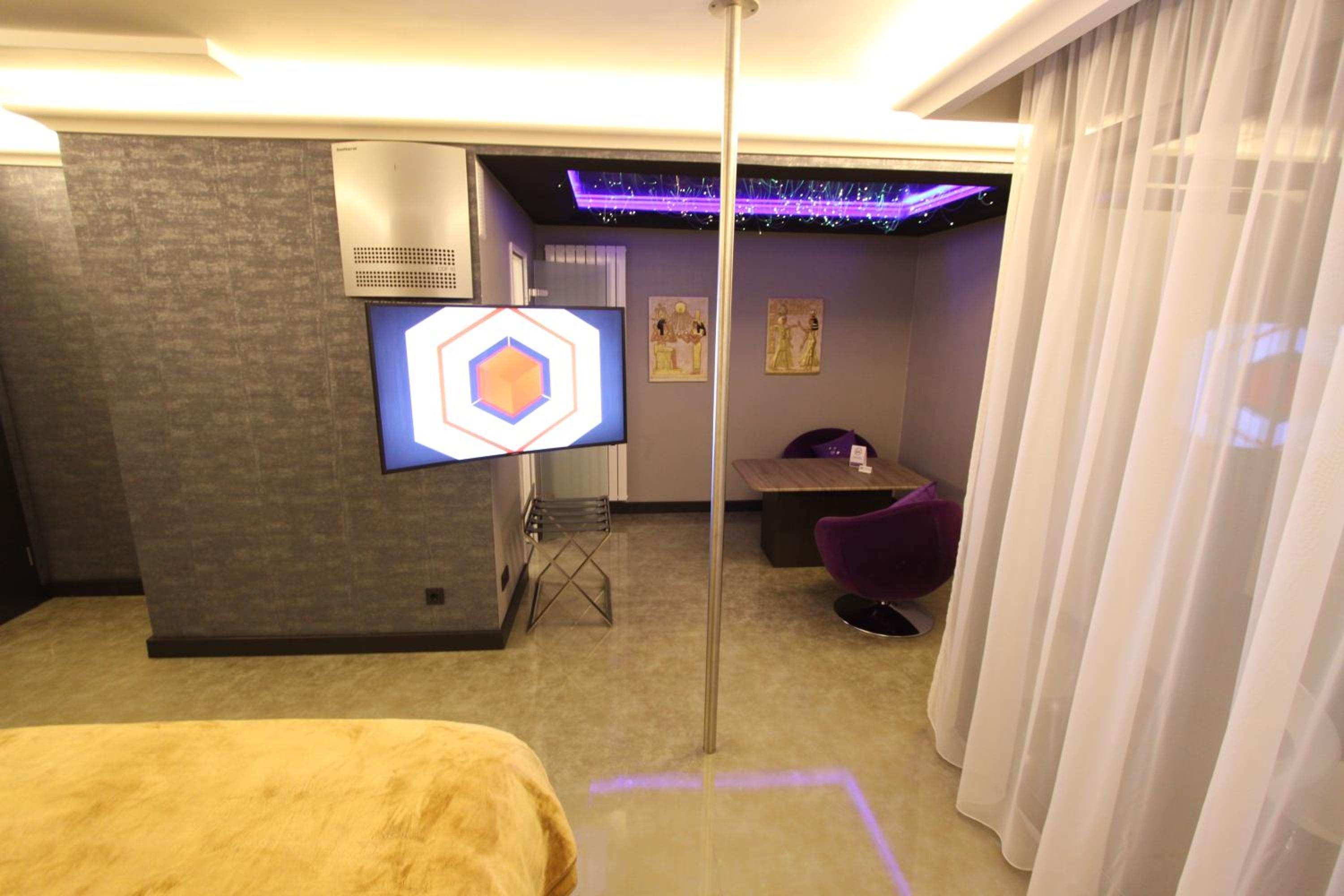Cleopatra Suite