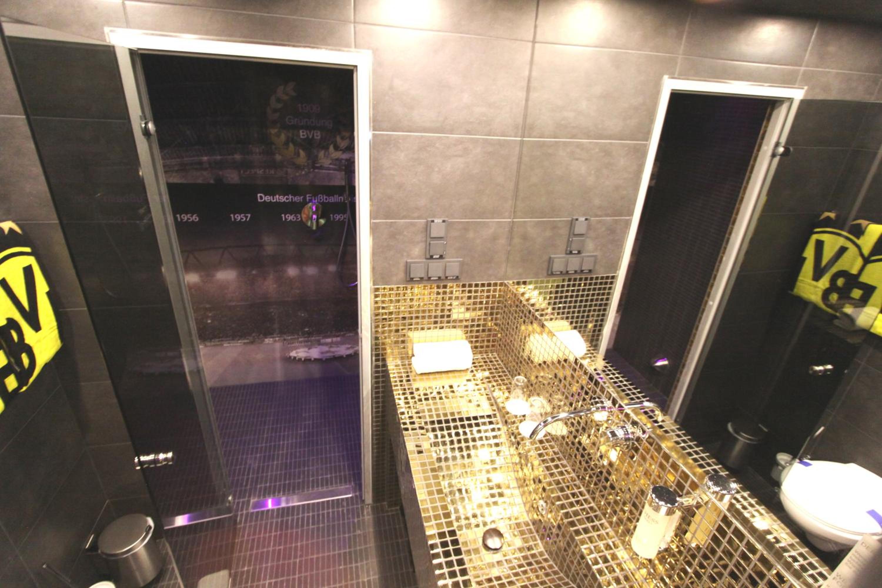 Suite with Spa Bath - Photo 4