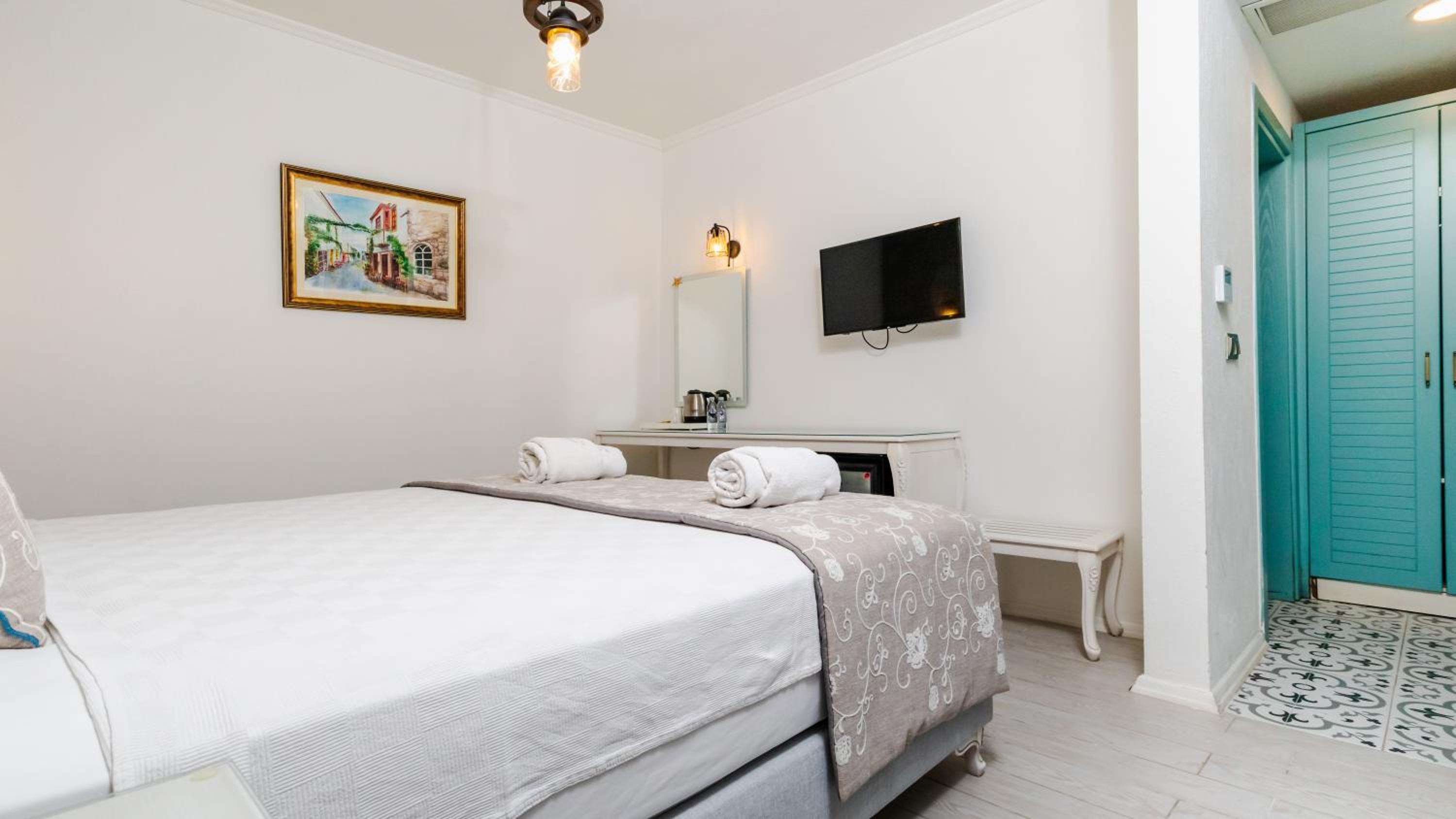 Economy Double Room - Basement photo 3