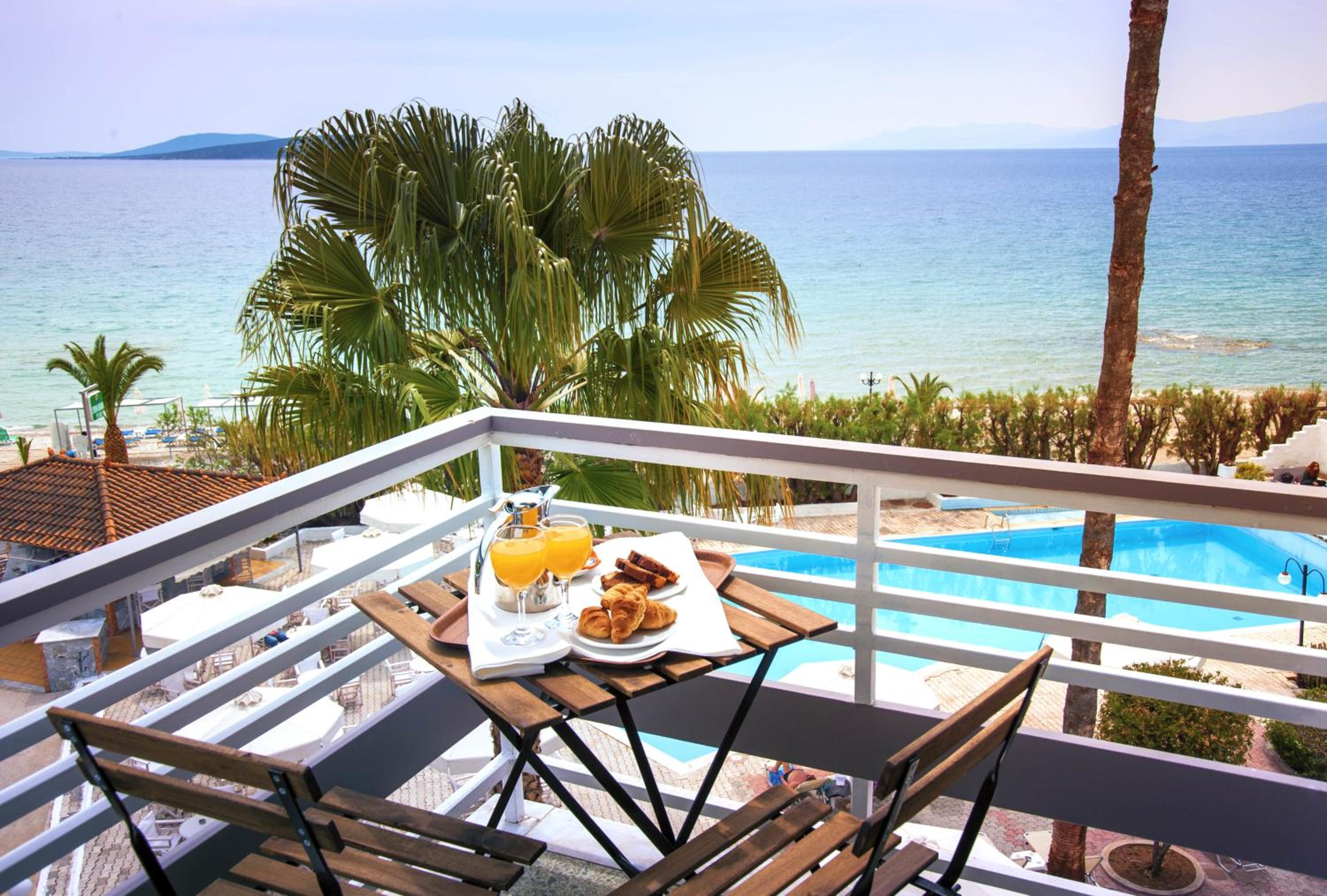 Twin or Double Room with Side Sea View - Photo 5