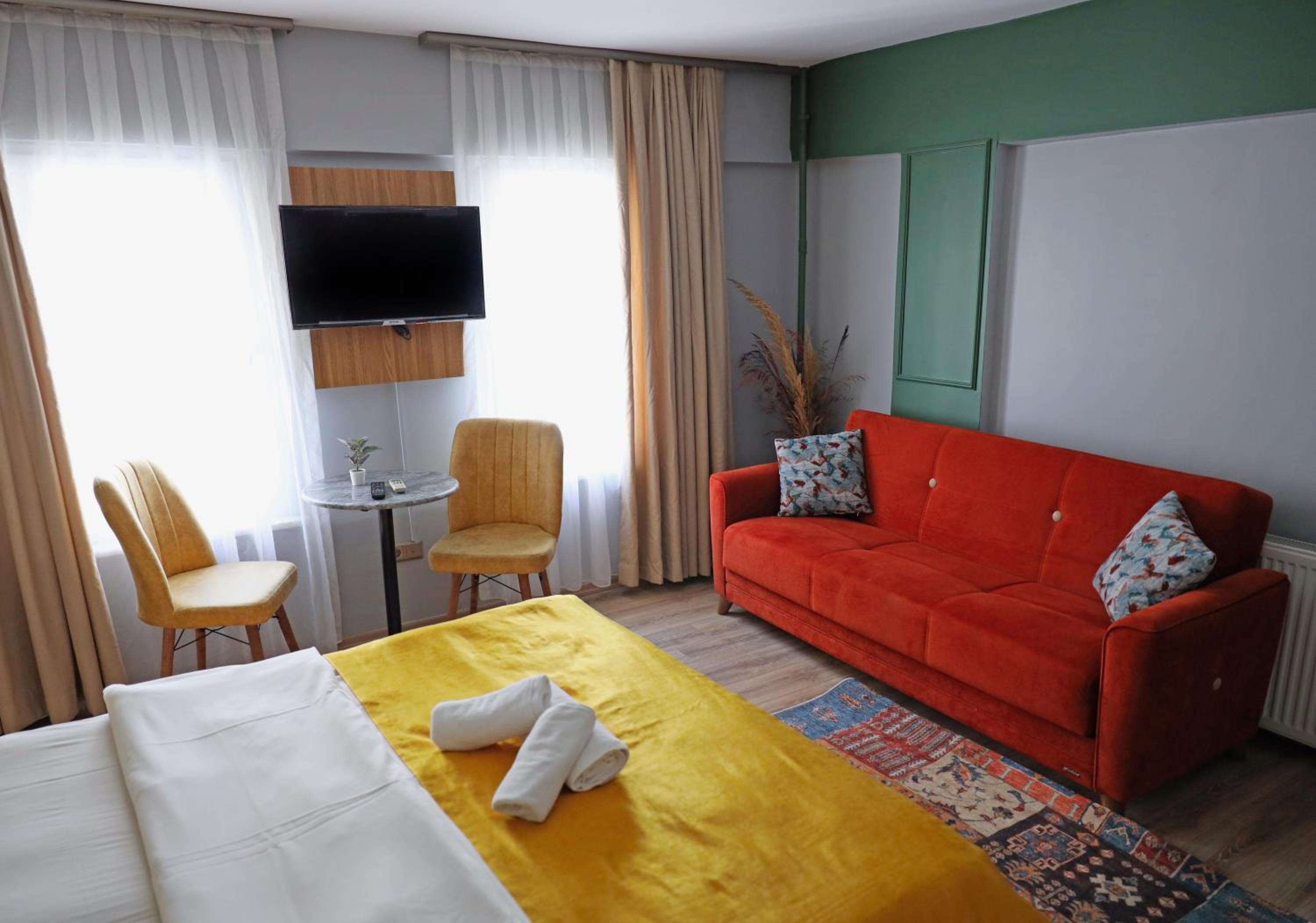 Deluxe Triple Room photo 3