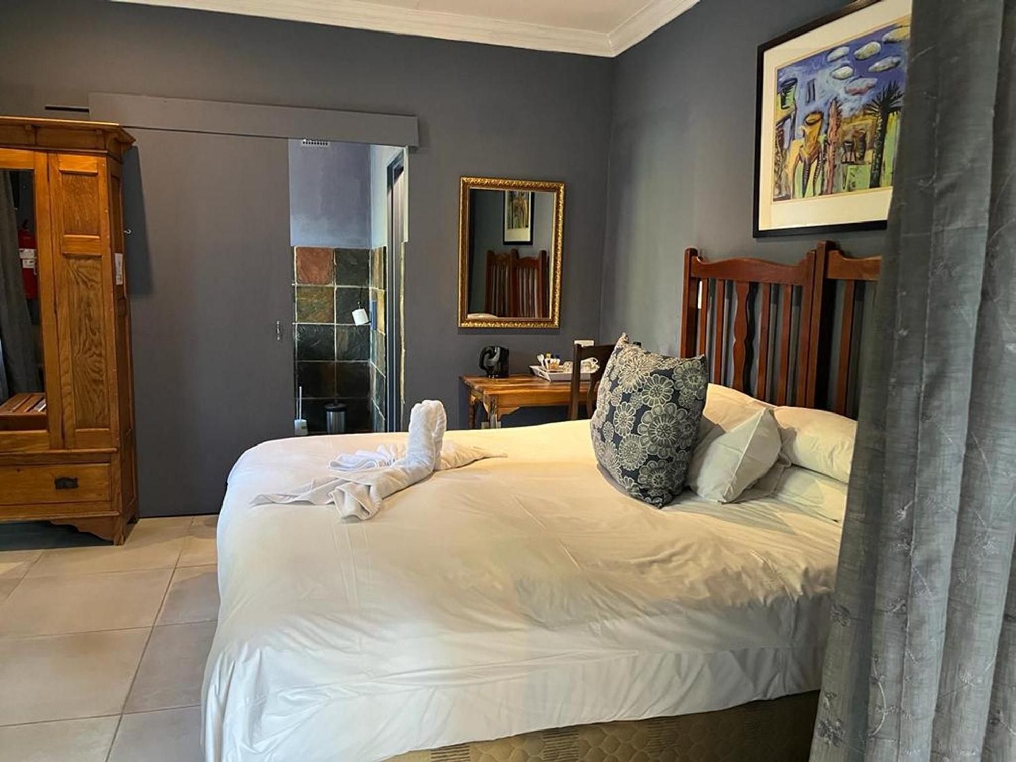 Family Suite with Balcony - Photo 1