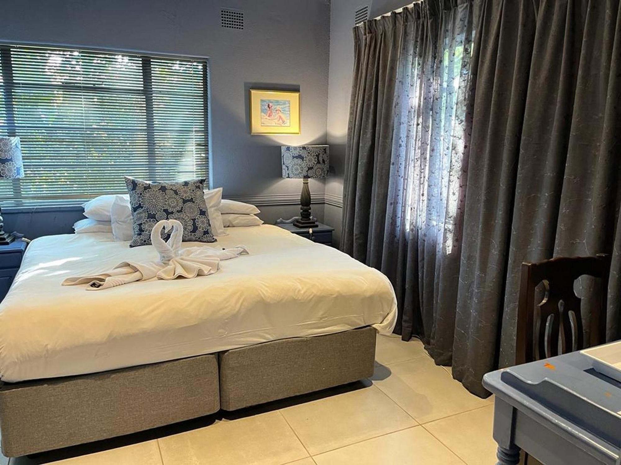Family Suite with Balcony - Photo 7