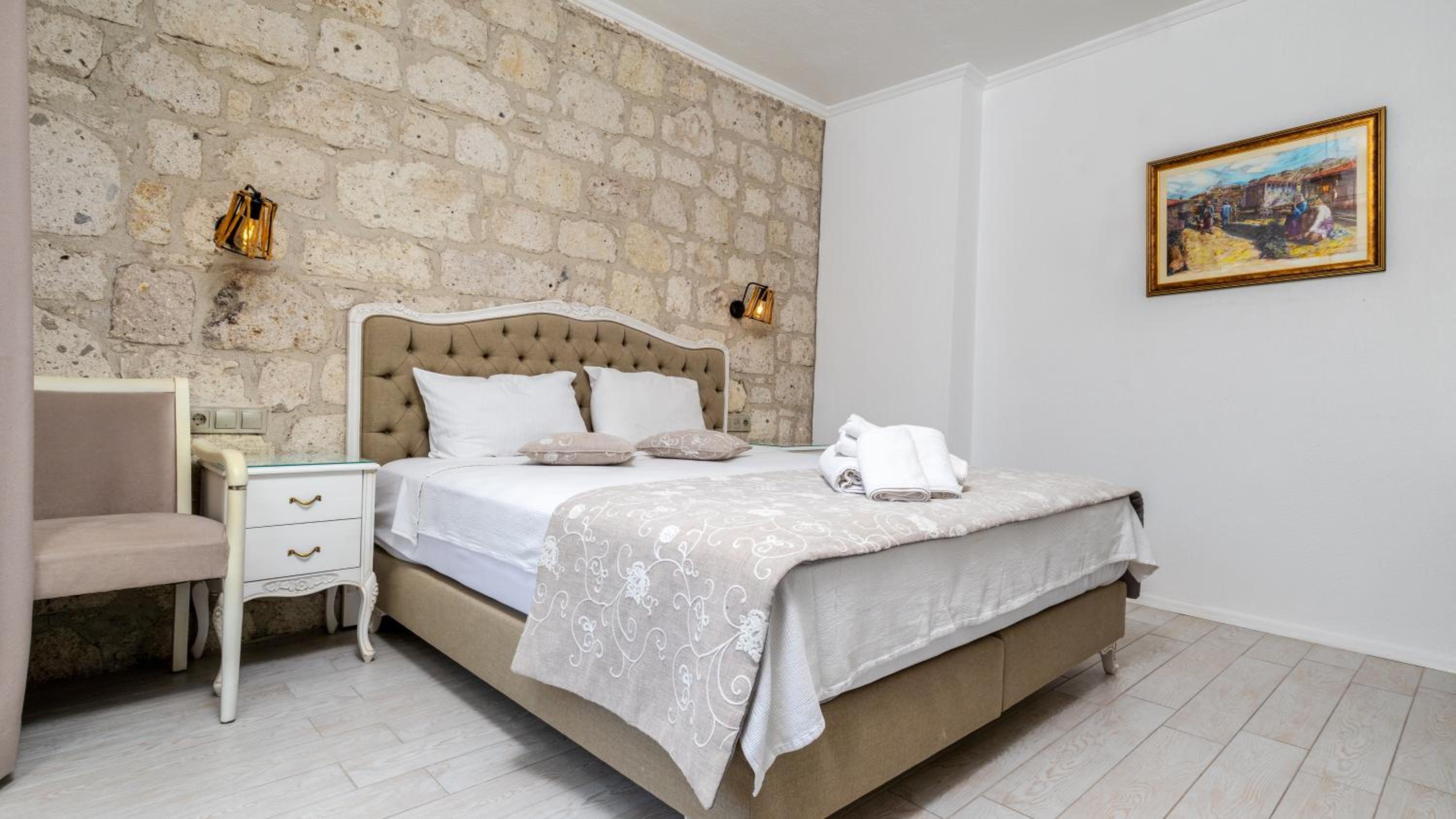 Standard Double Room - Photo 6