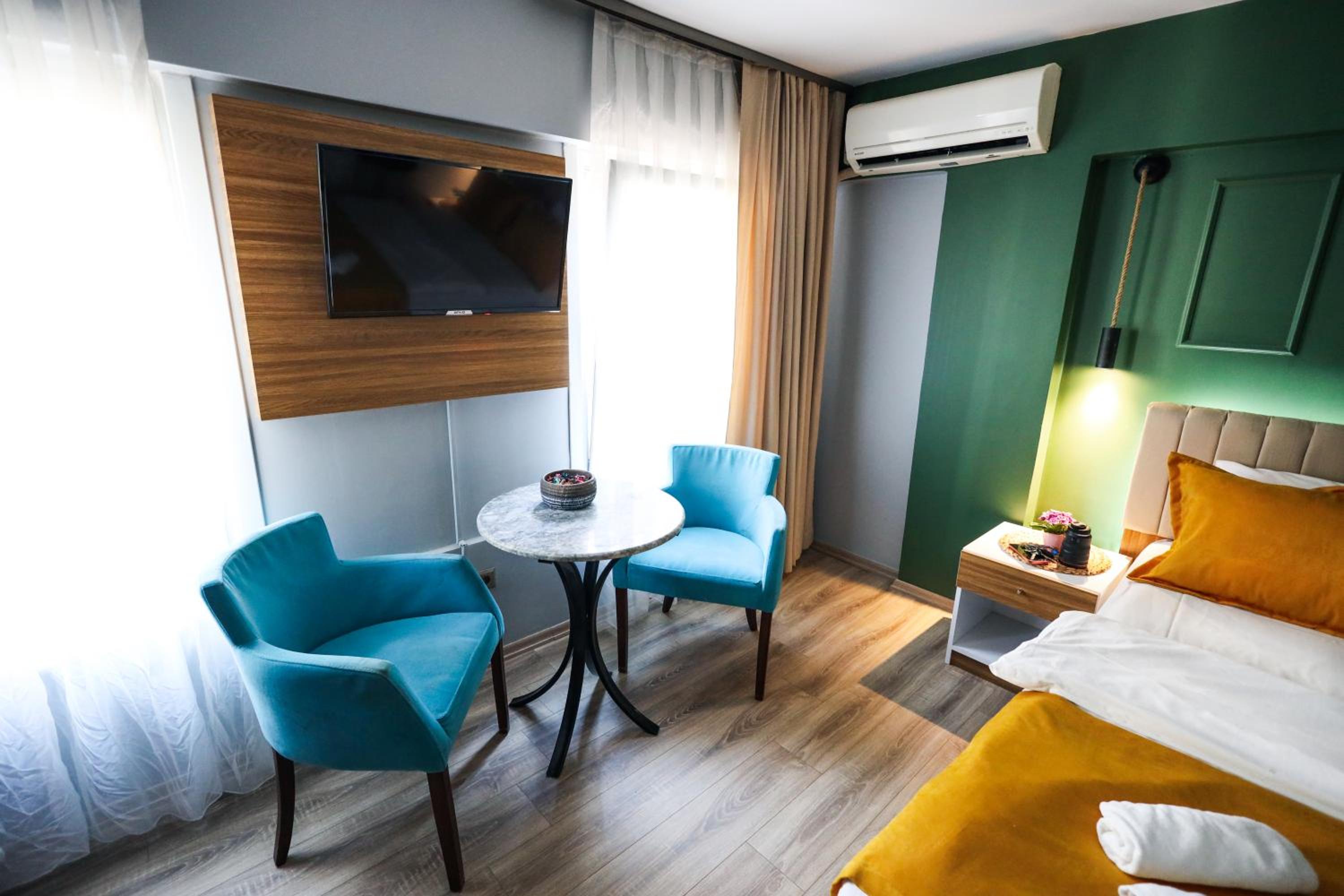 Economy Triple Room photo 1