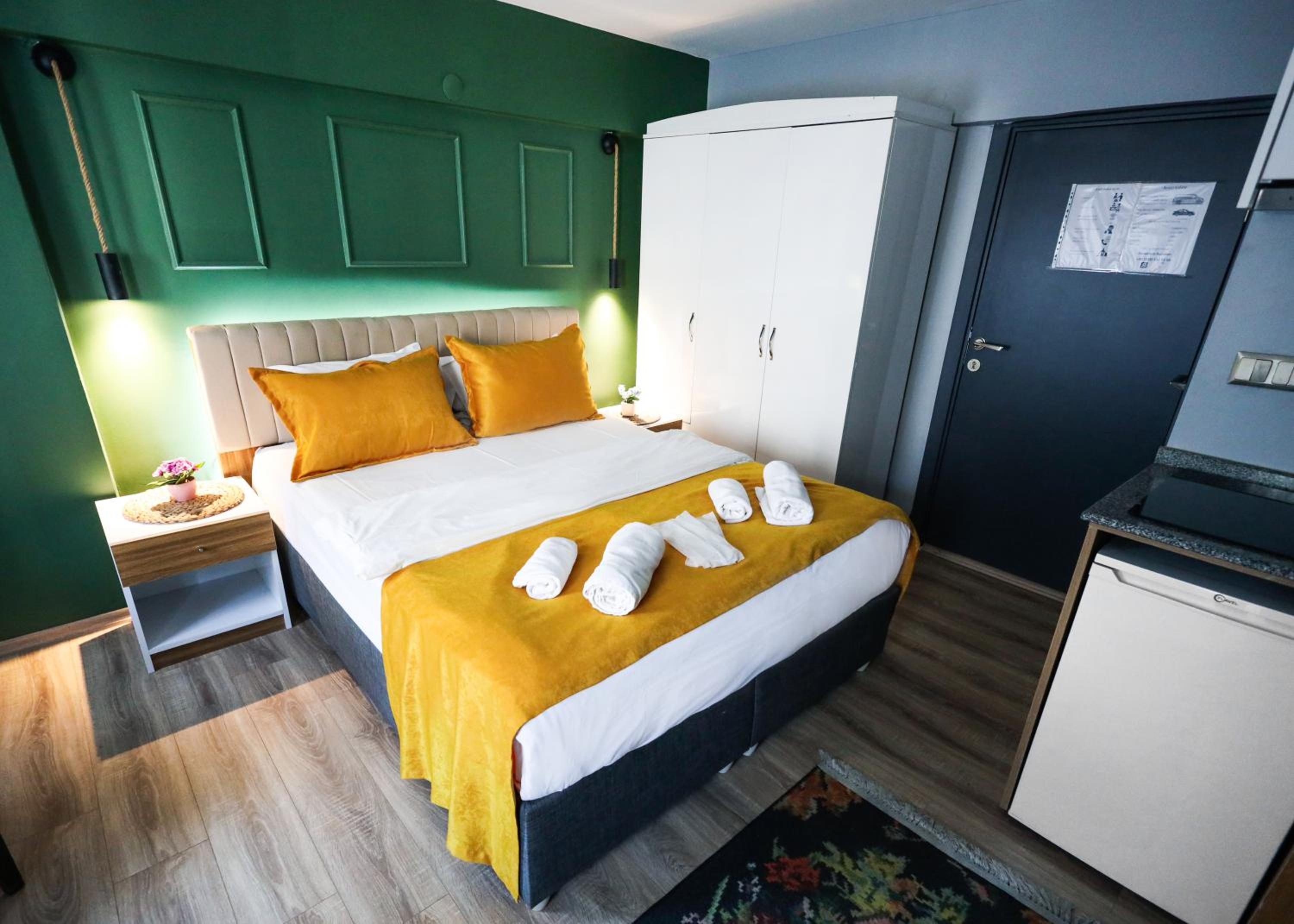 Basic Triple Room photo 2