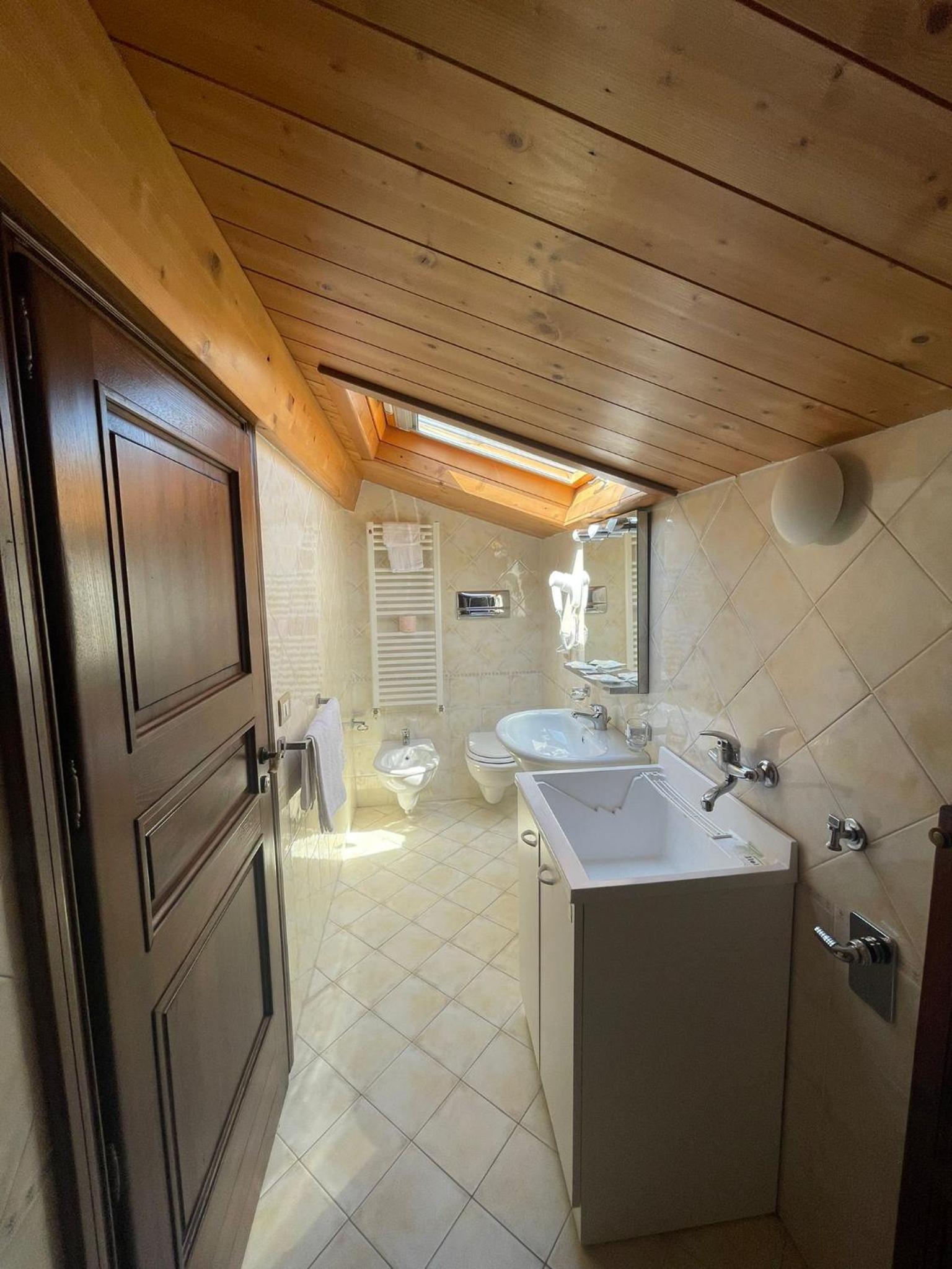 Twin Room with Mountain View - Photo 5