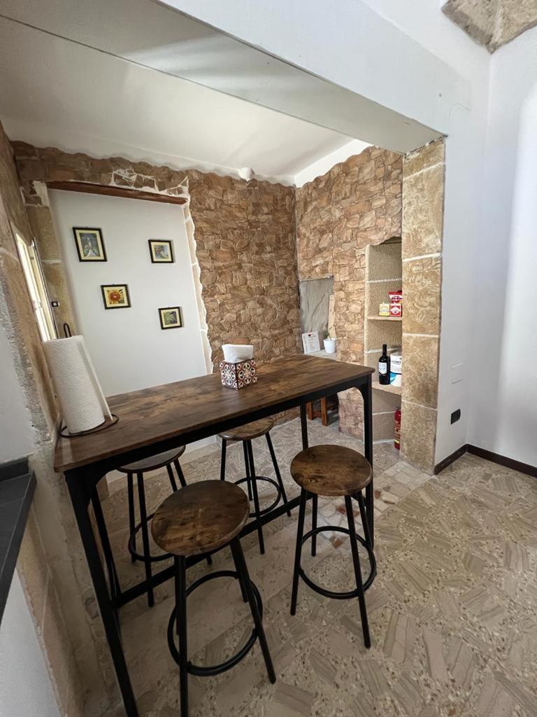 One-Bedroom House photo 2