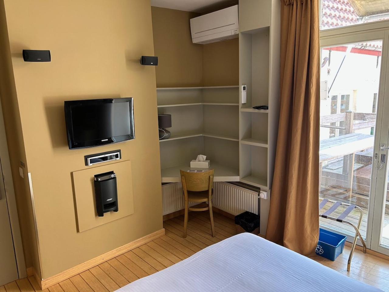 Comfort Queen Room with Terrace and Air-conditioning - Photo 7
