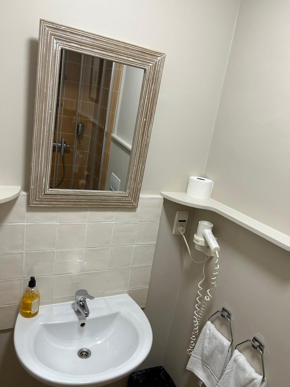 Economy Double Room - Photo 2