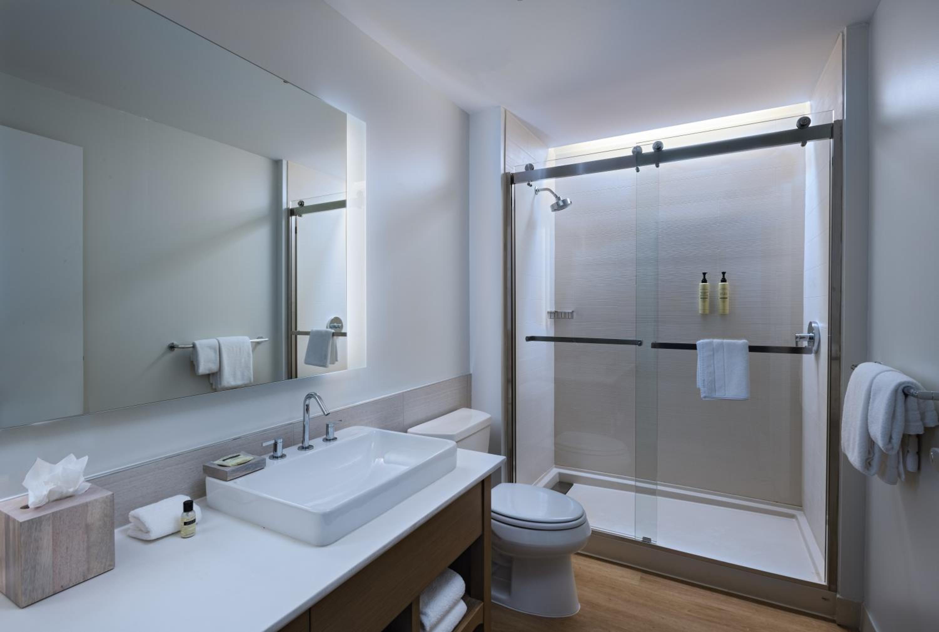 King Room with City View - Photo 3