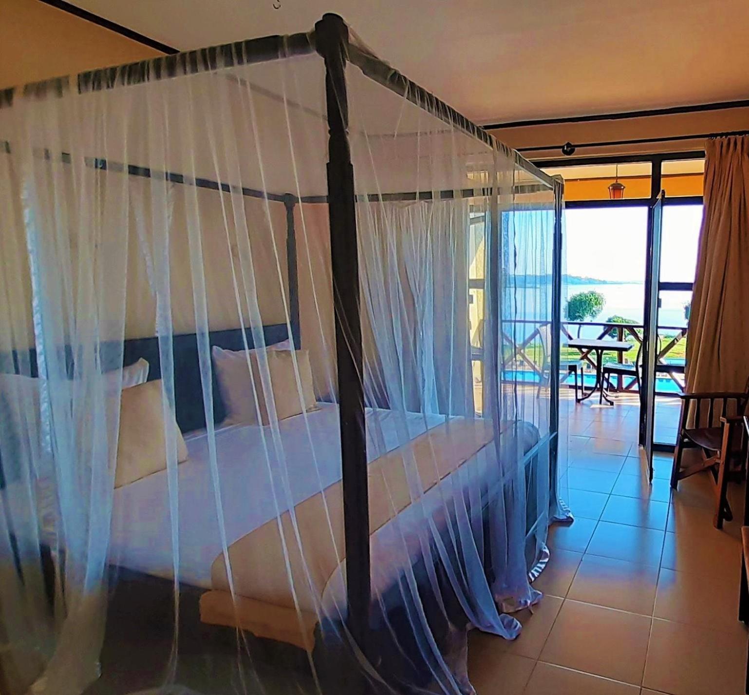 Double Room with Lake View photo 1