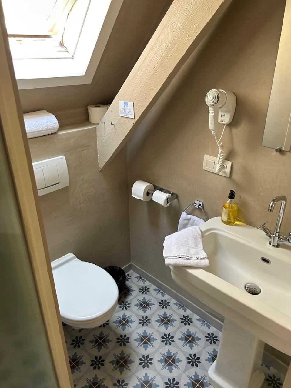 Comfort Triple with Air-conditioning - Photo 3