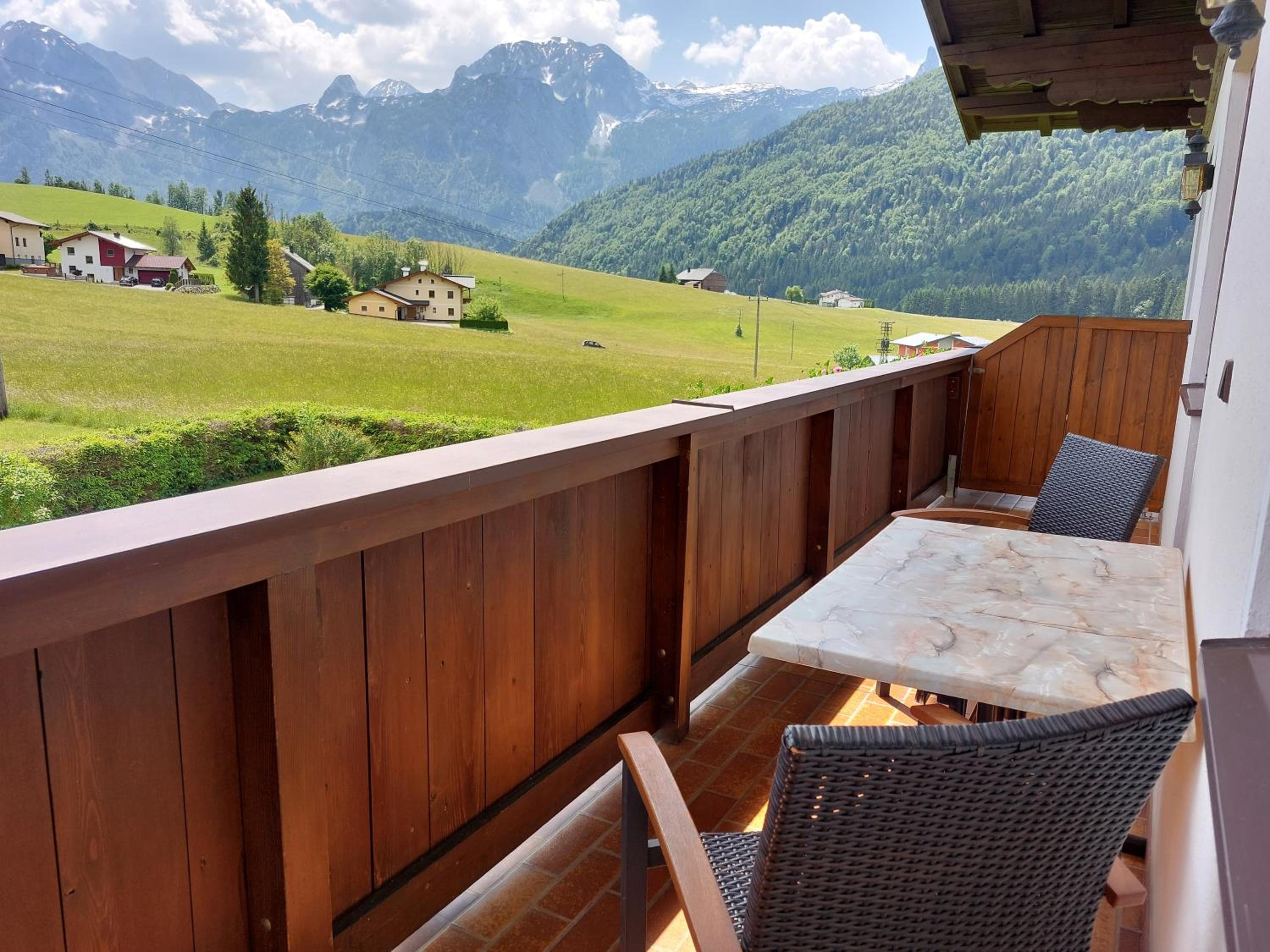 Apartment with Mountain View photo 3