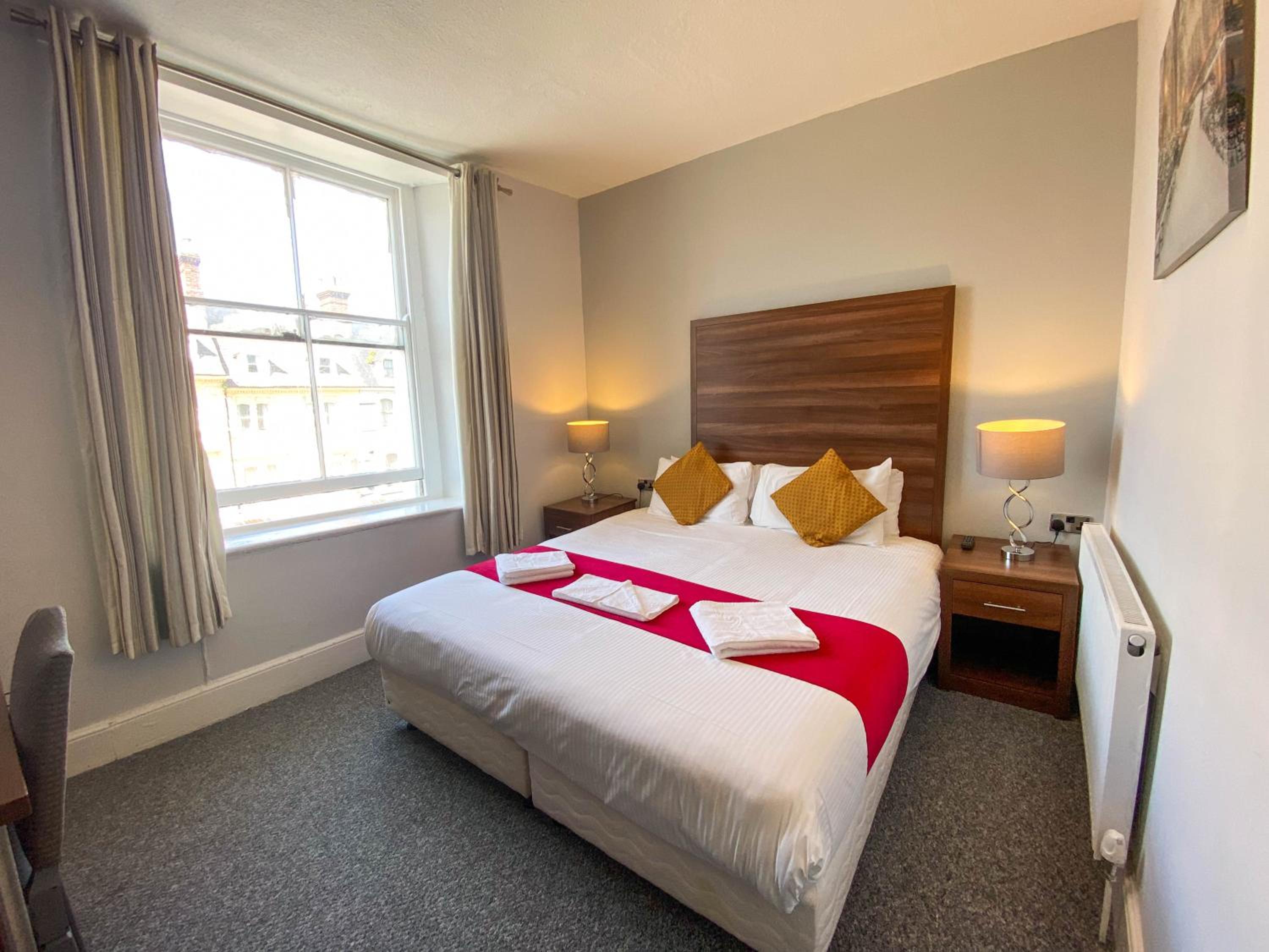 Double Room - Photo 6