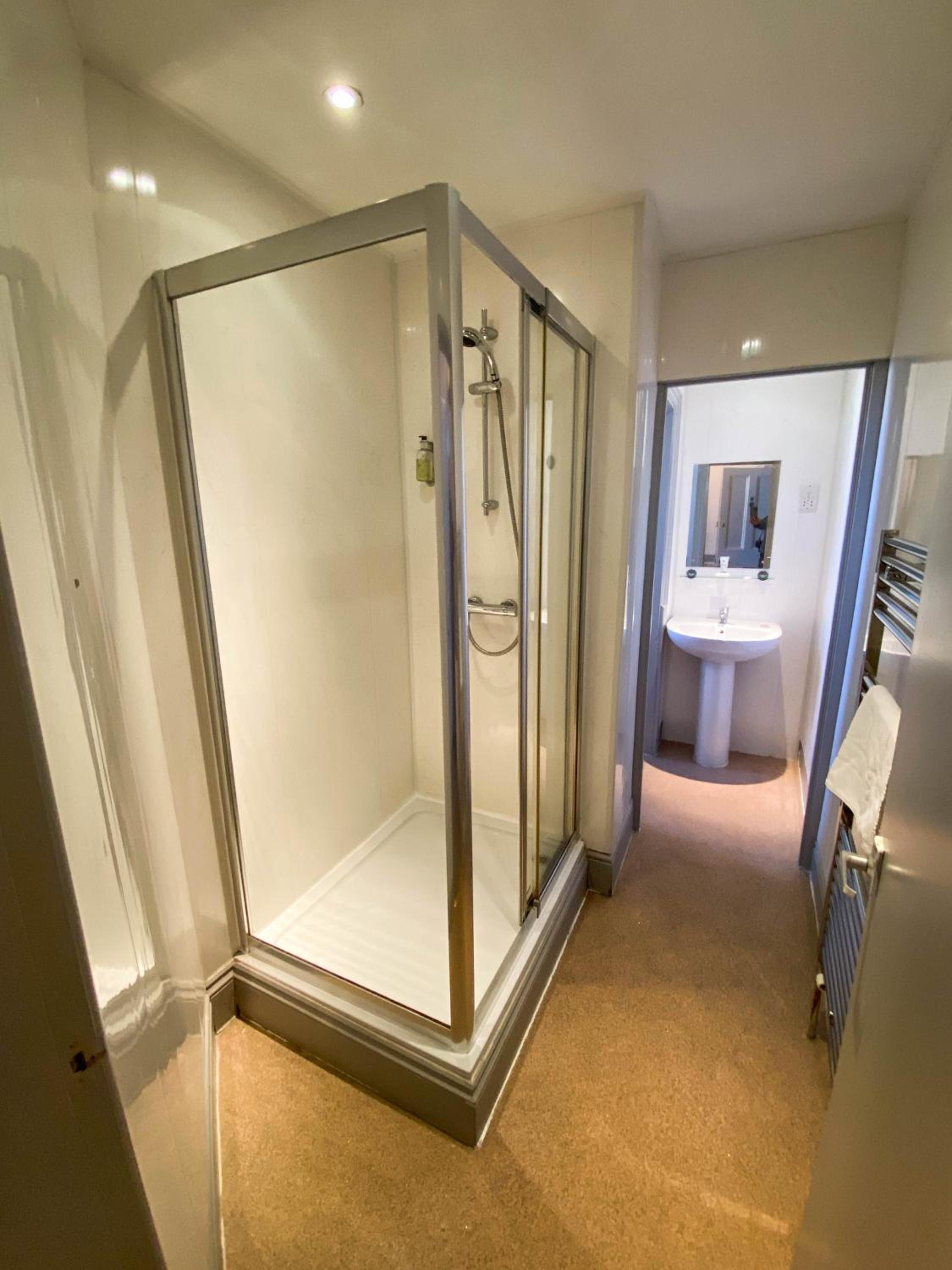 Single Room photo 3
