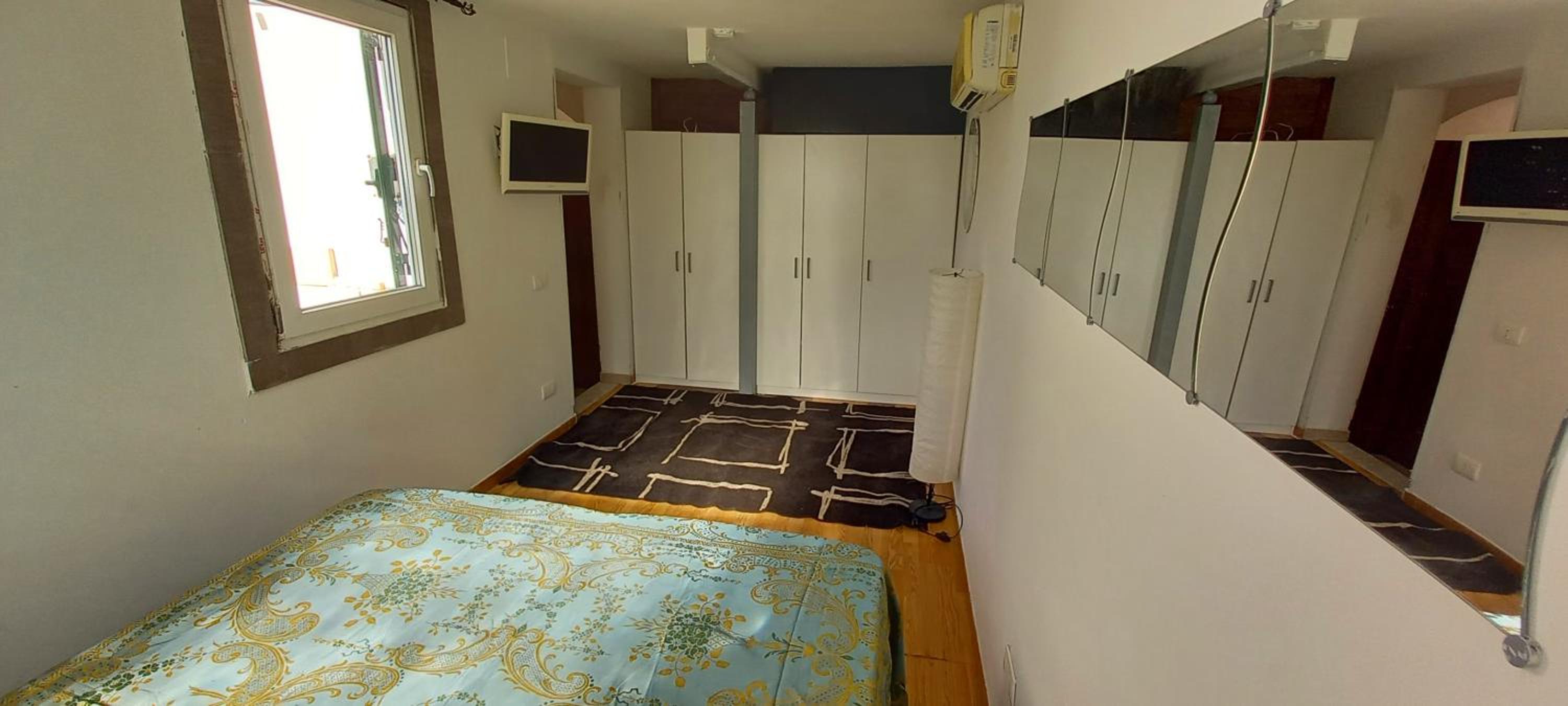 Apartment With Garden View