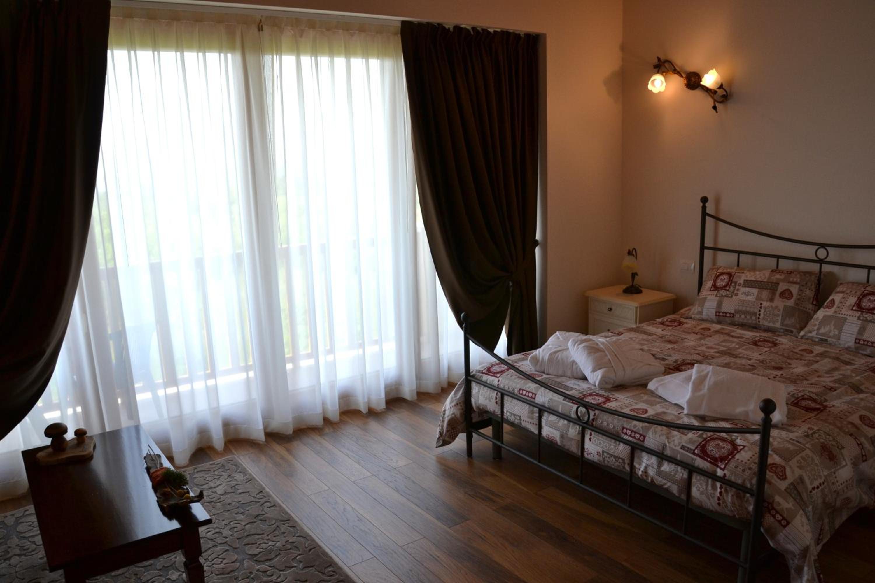 Deluxe Double or Twin Room photo 1