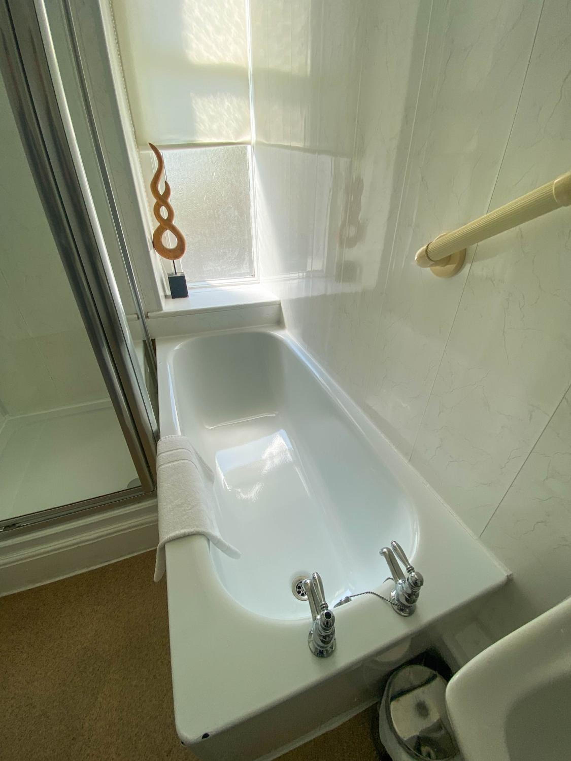 Double Room - Photo 2