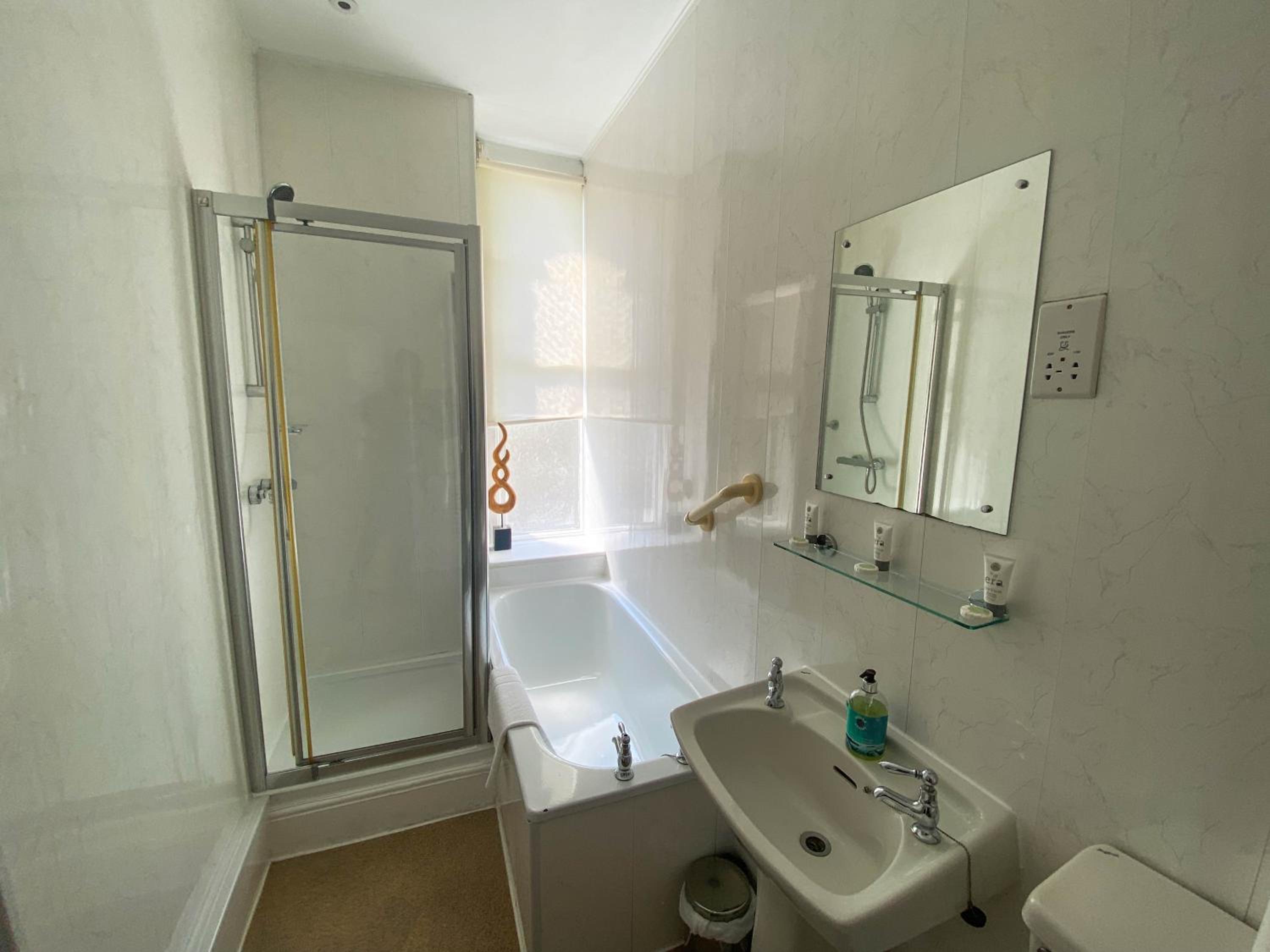 Double Room - Photo 3