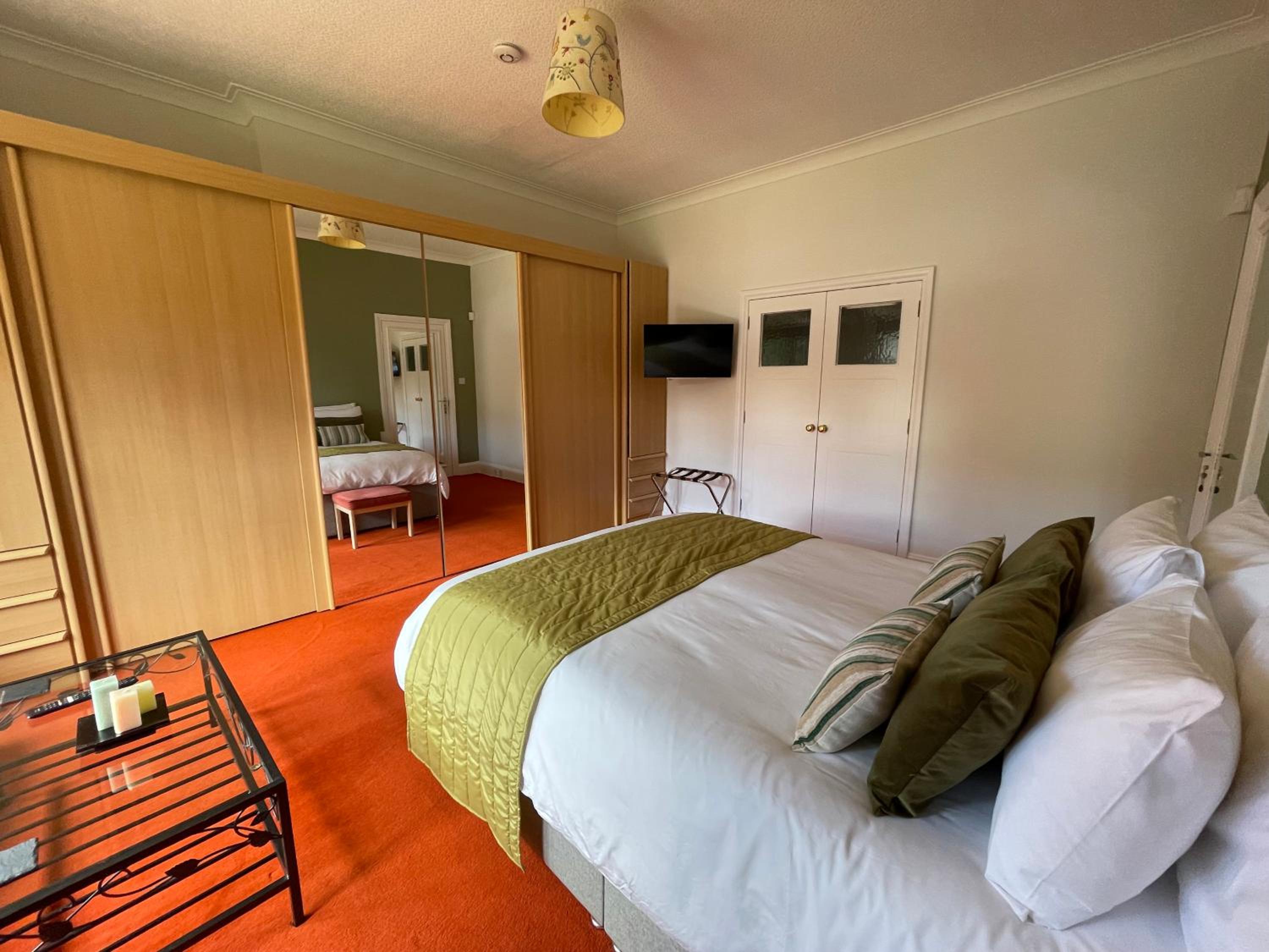 Deluxe King Room photo 2