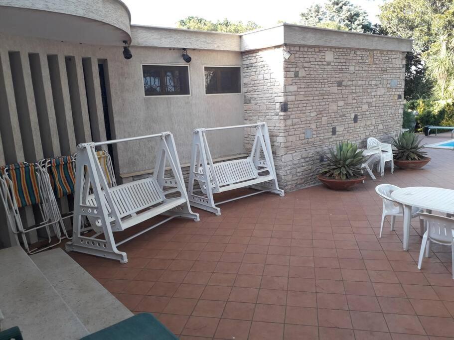 Villa photo 2