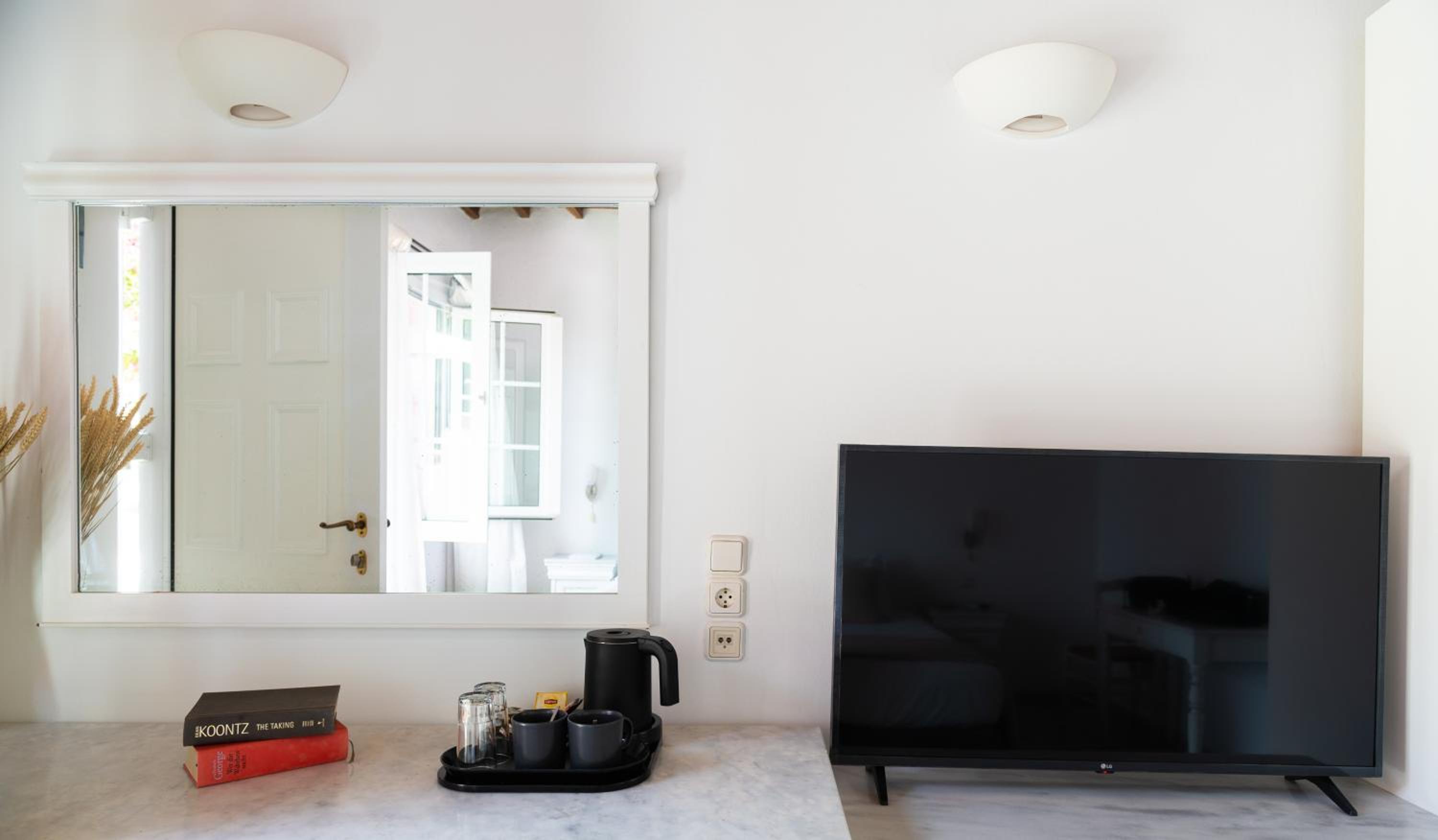 Standard Double or Twin Room with Sea View photo 2