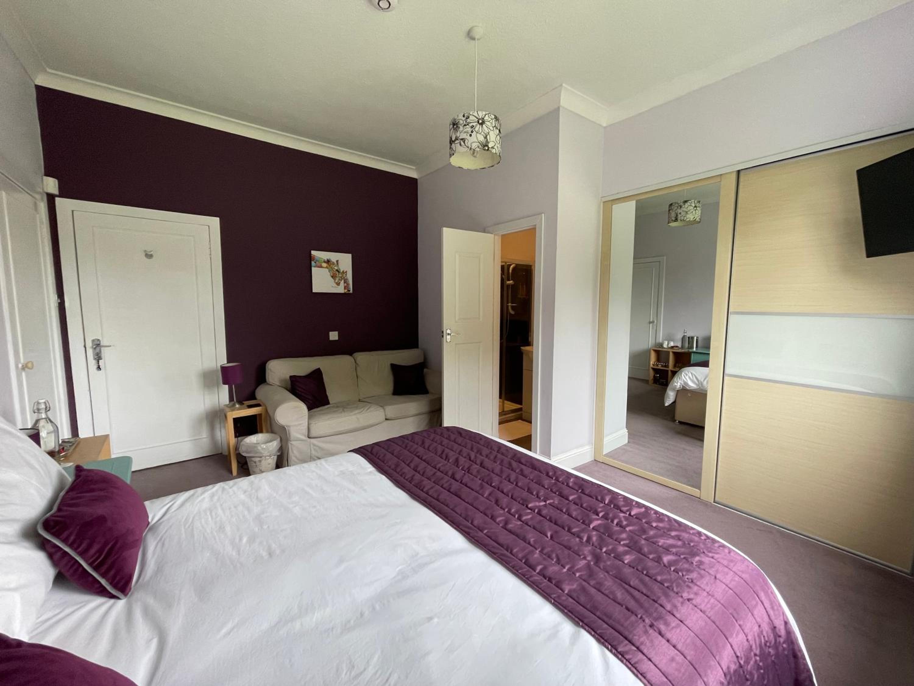 King Room with Private Bathroom photo 1