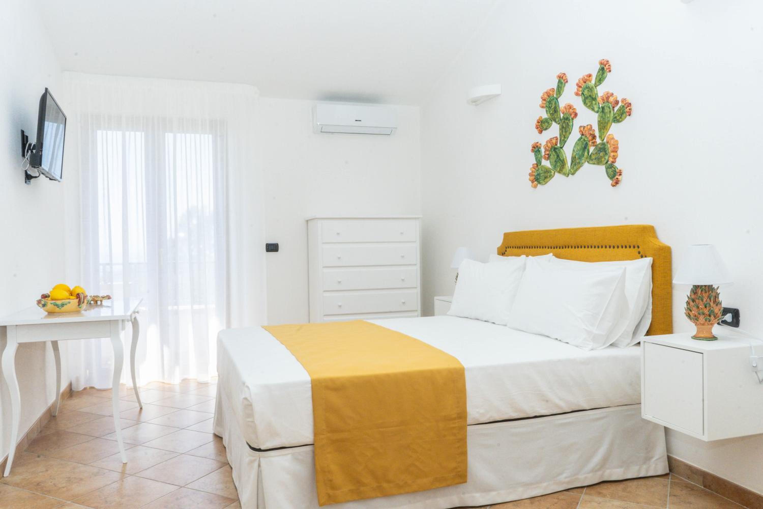 Deluxe Double Room with Sea View