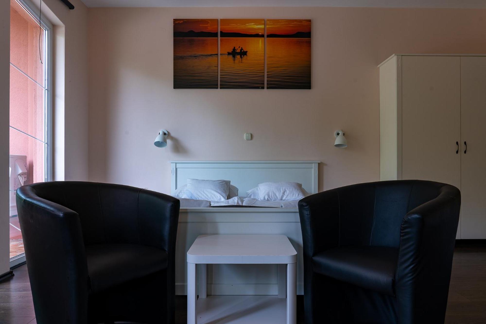 Apartment photo 2