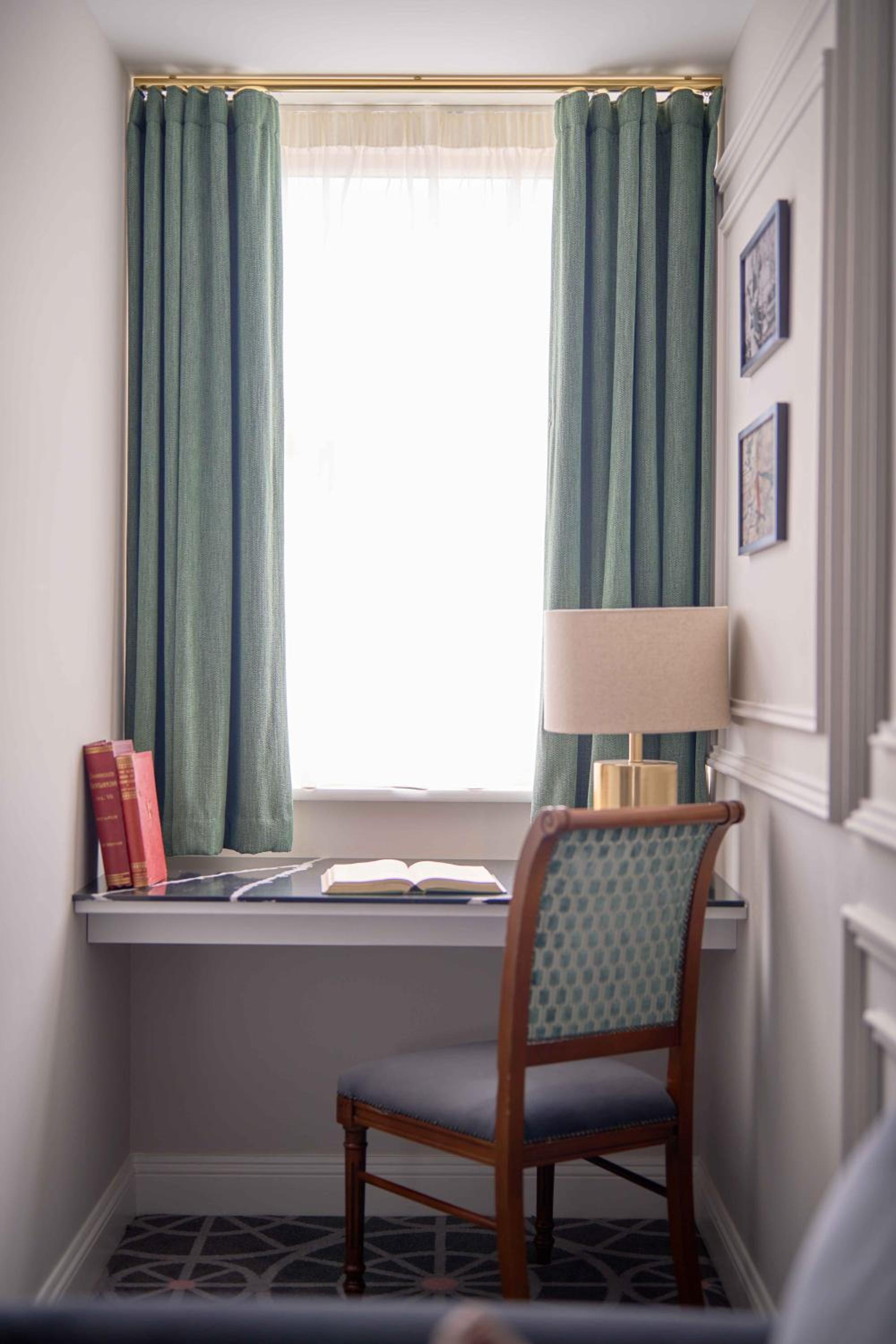 Deluxe King Room photo 1