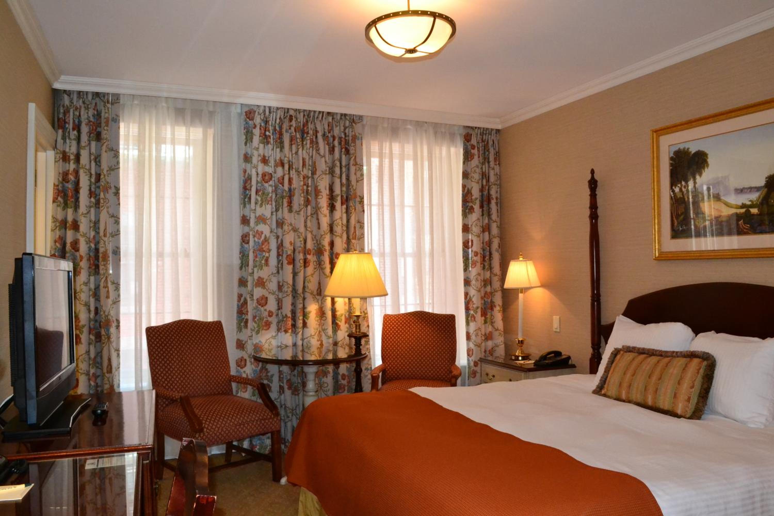 King Superior Room thumbnail 5