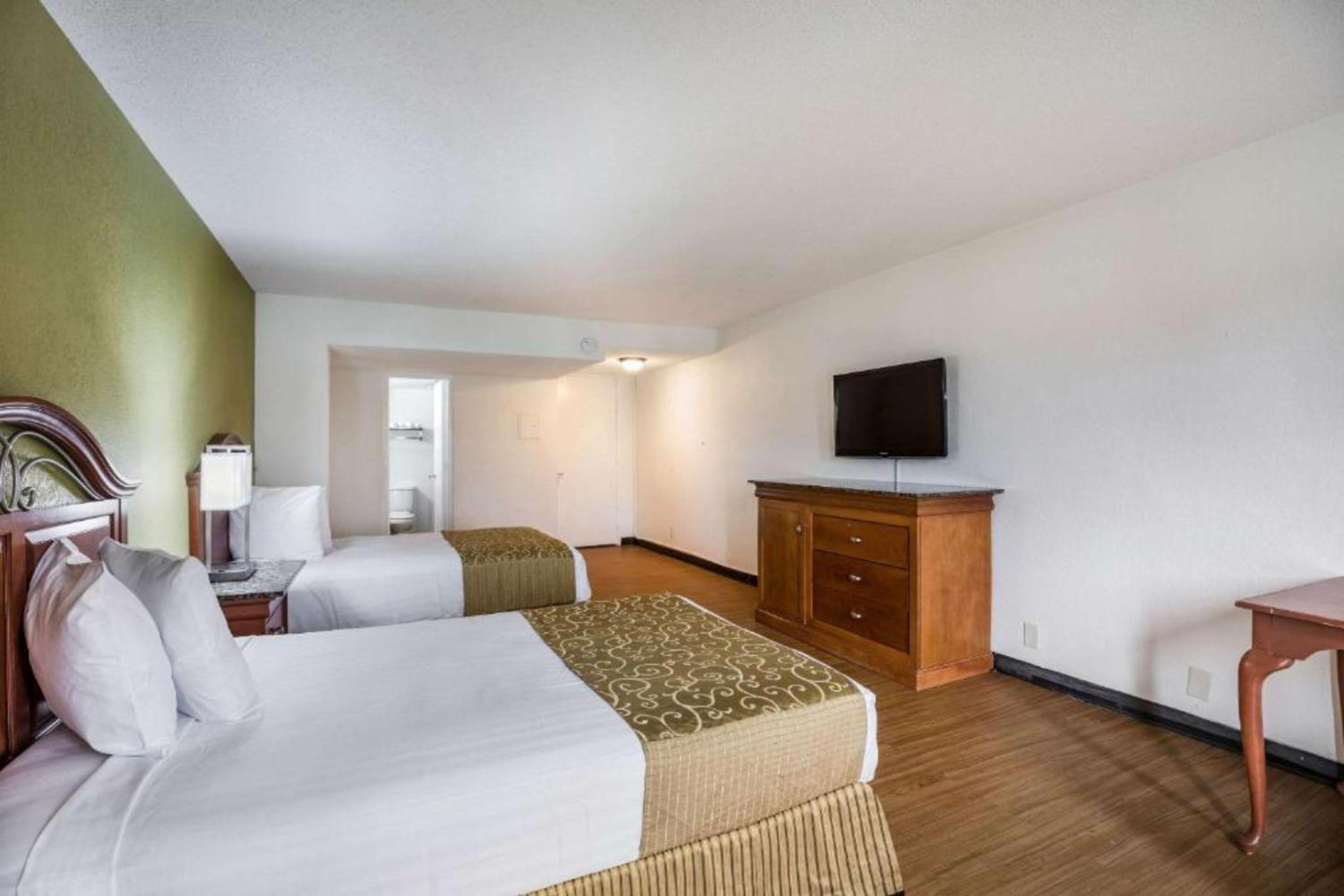 2 Full Beds Non-Smoking