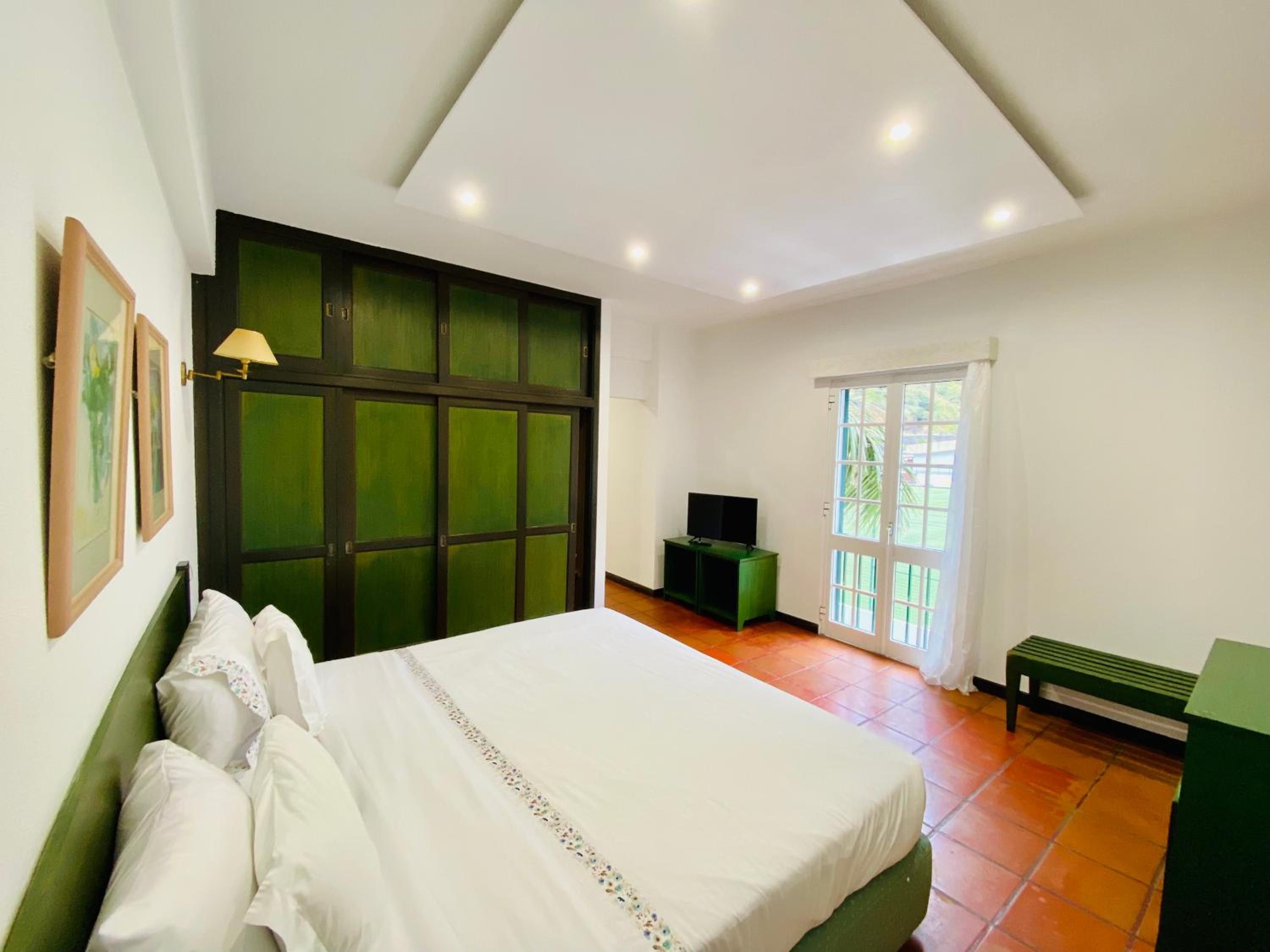 Studio Apartment - Photo 2