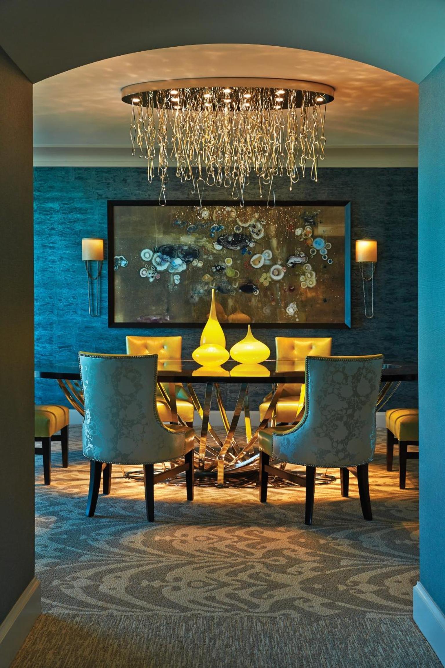 Presidential Suite with Strip View thumbnail 5