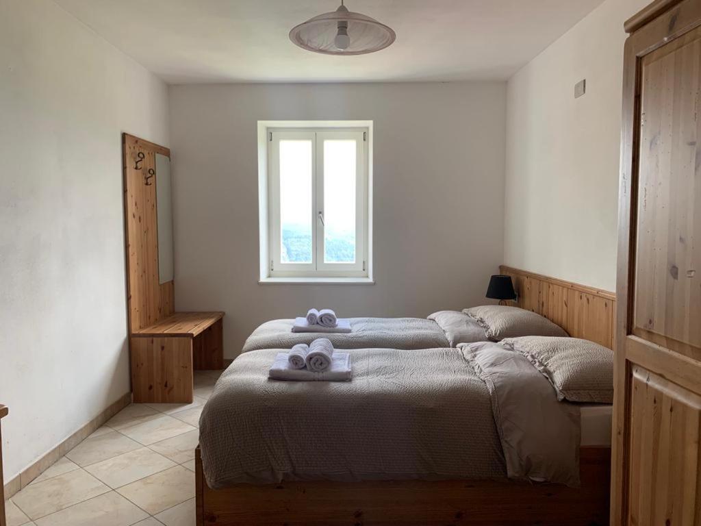 Double or Twin Room with Mountain View photo 3