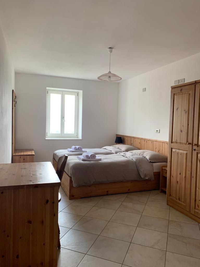 Double or Twin Room with Mountain View photo 2
