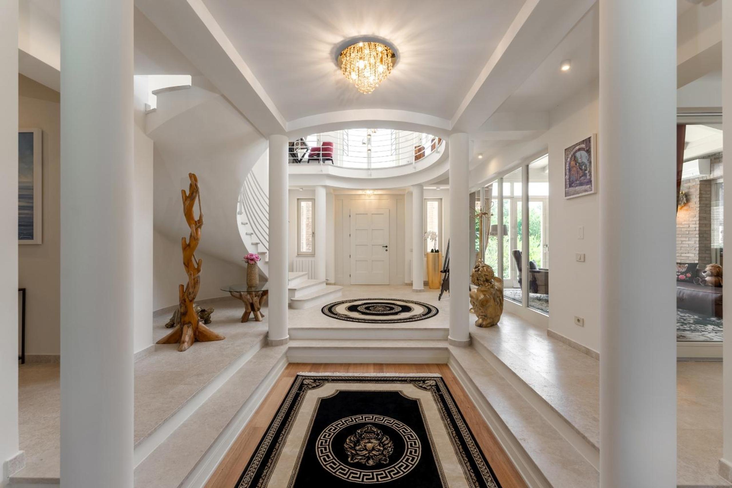 Six-Bedroom Villa 