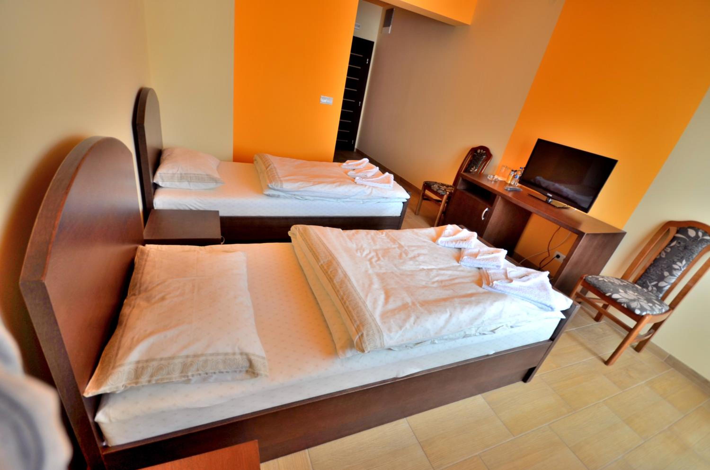 Twin Room - Photo 5