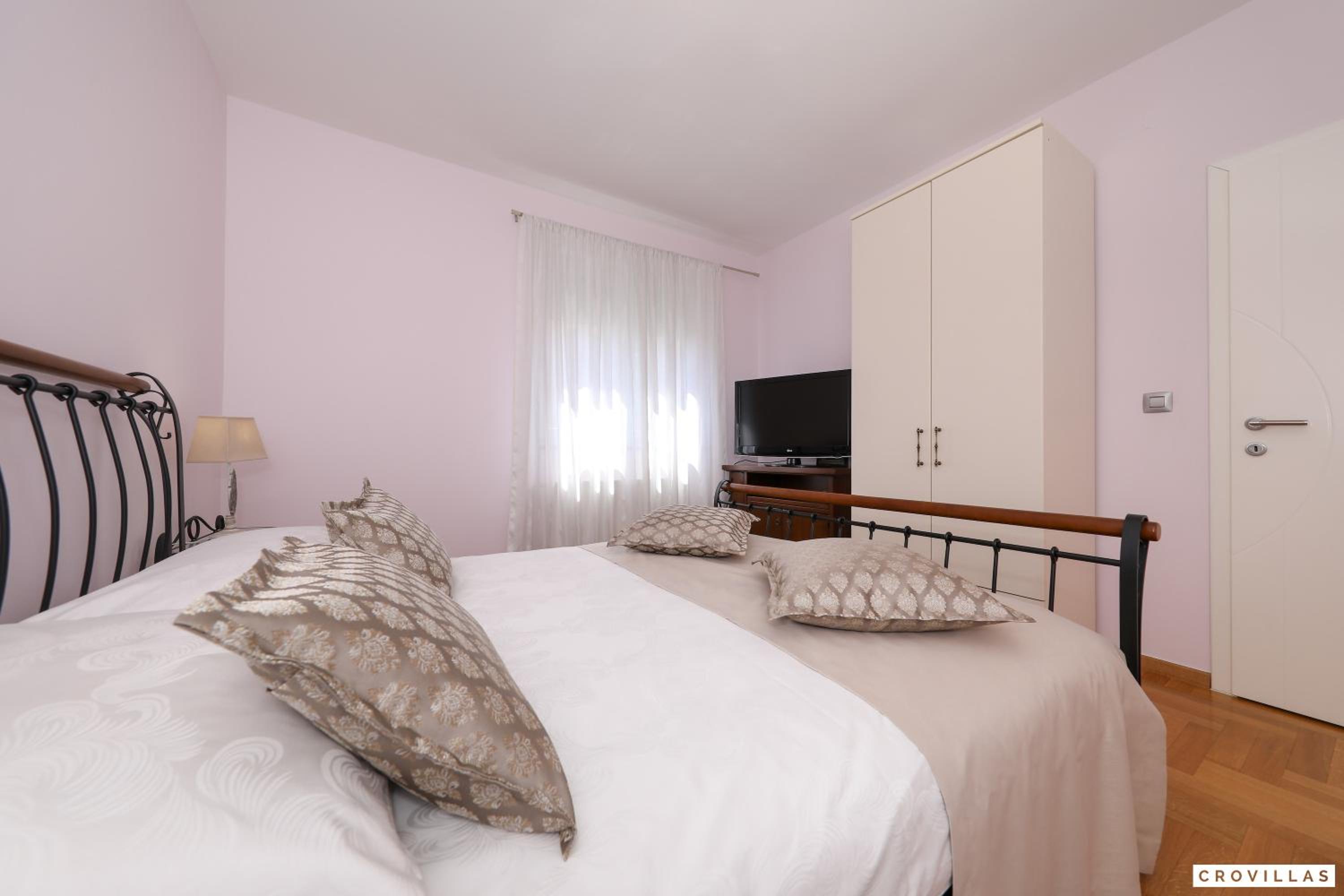 Three-Bedroom Villa photo 1