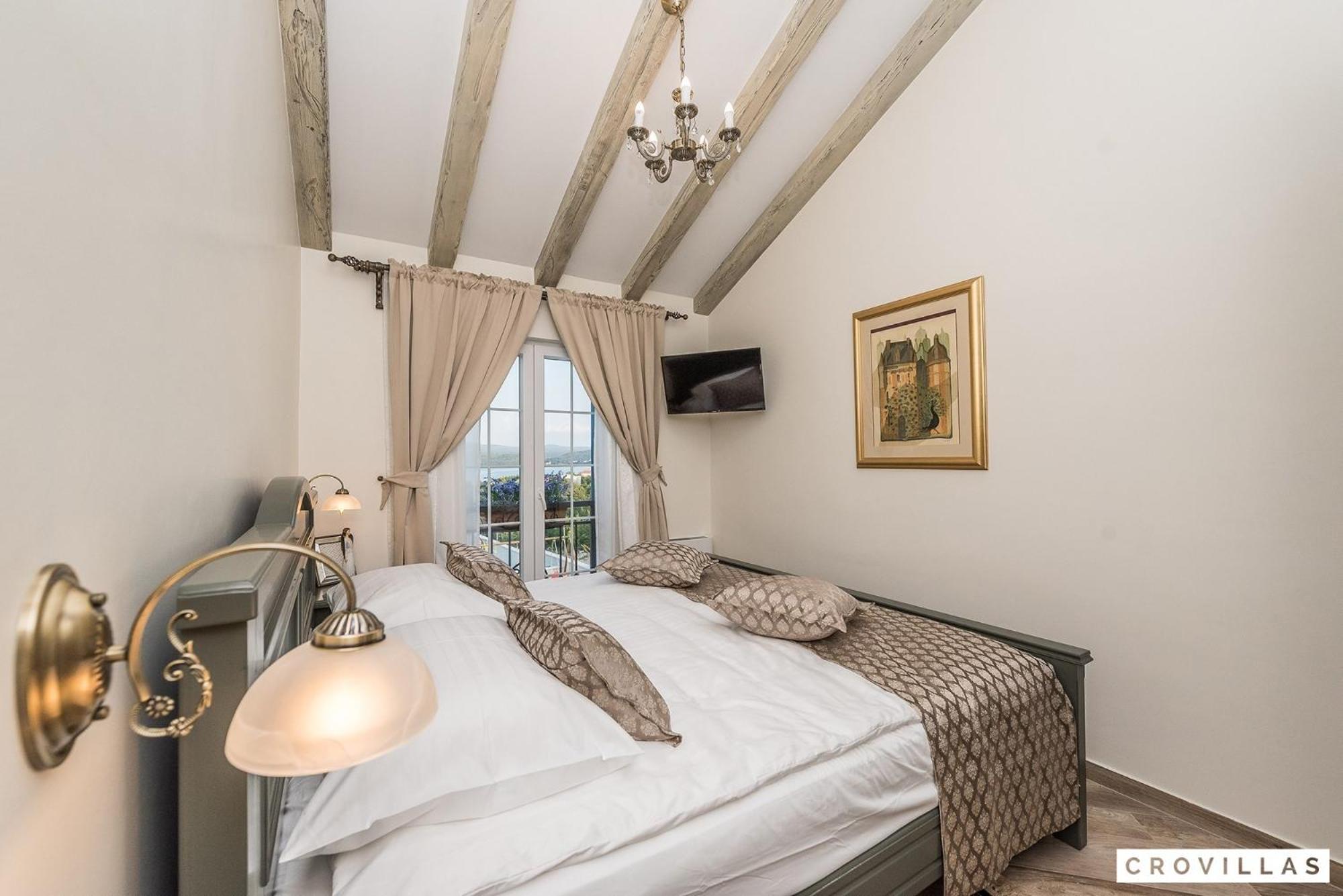 Three-Bedroom Villa photo 2
