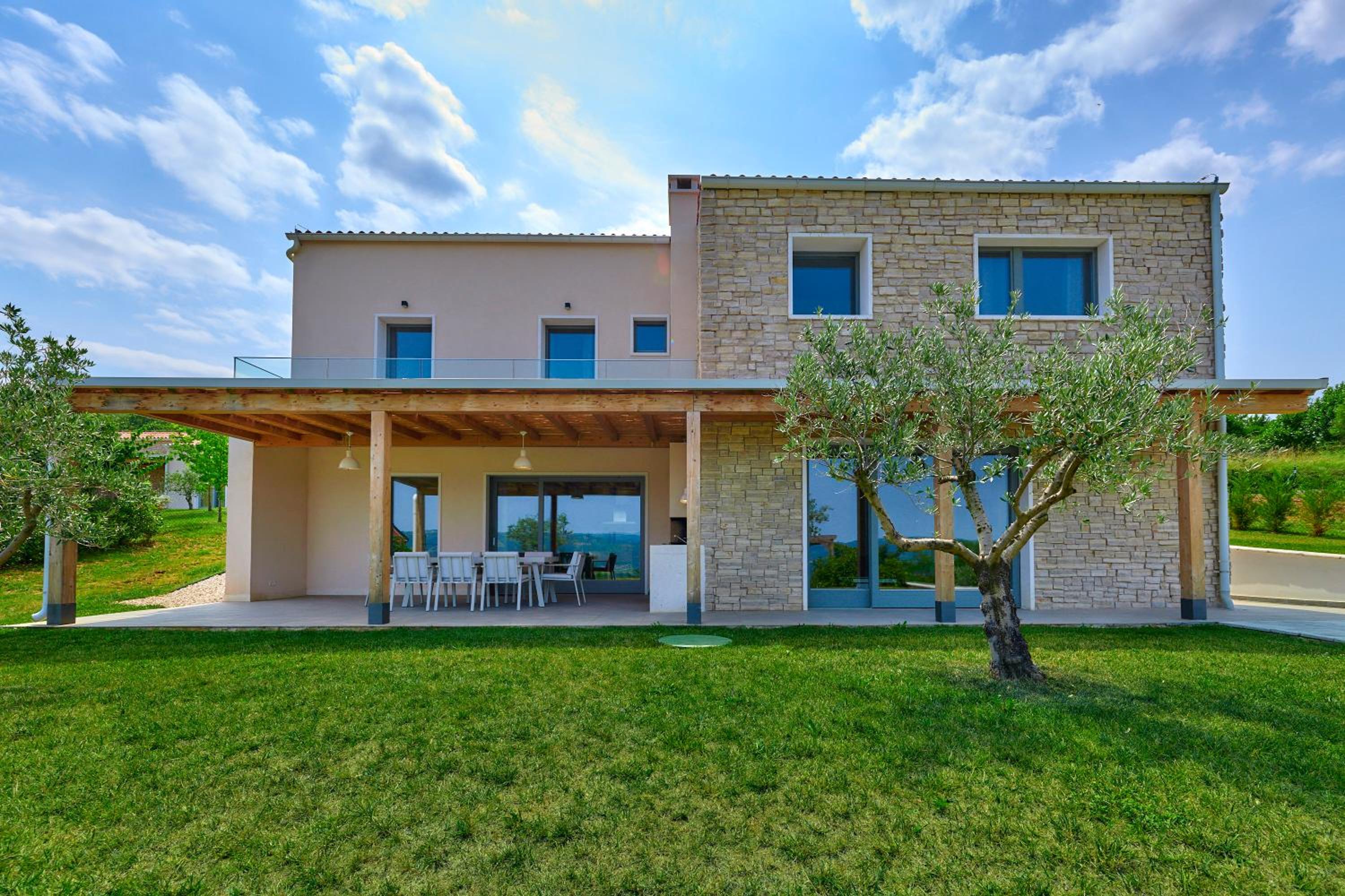 Four-Bedroom Villa photo 2